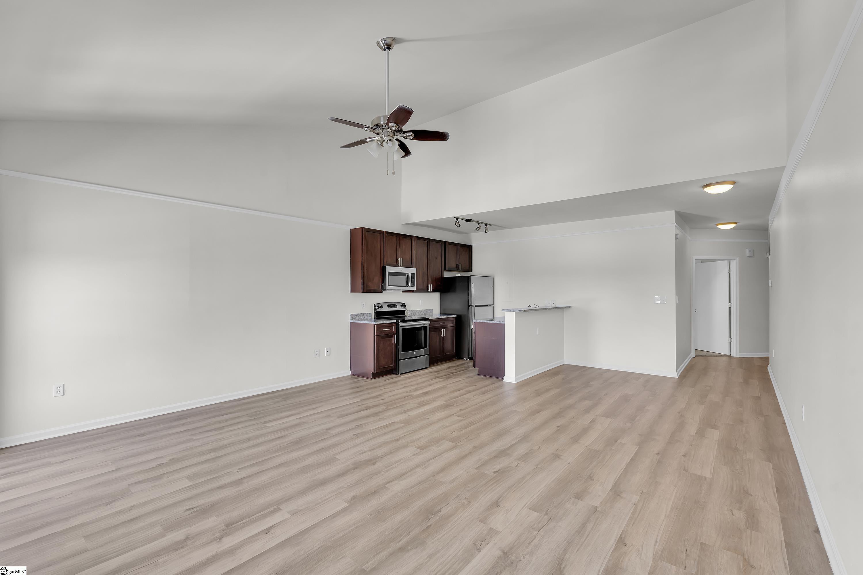 233 N Main Street Property Photo 5