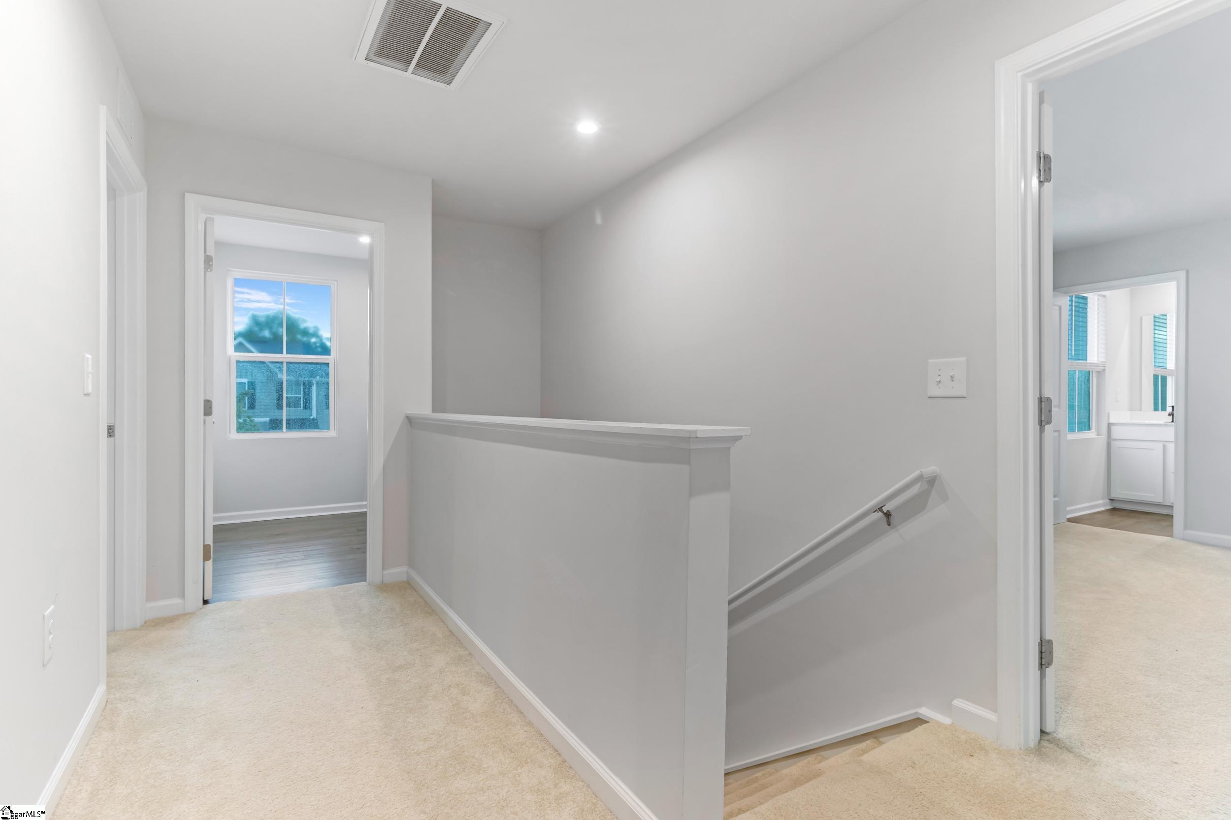 2085 Evanston Drive Property Photo 16