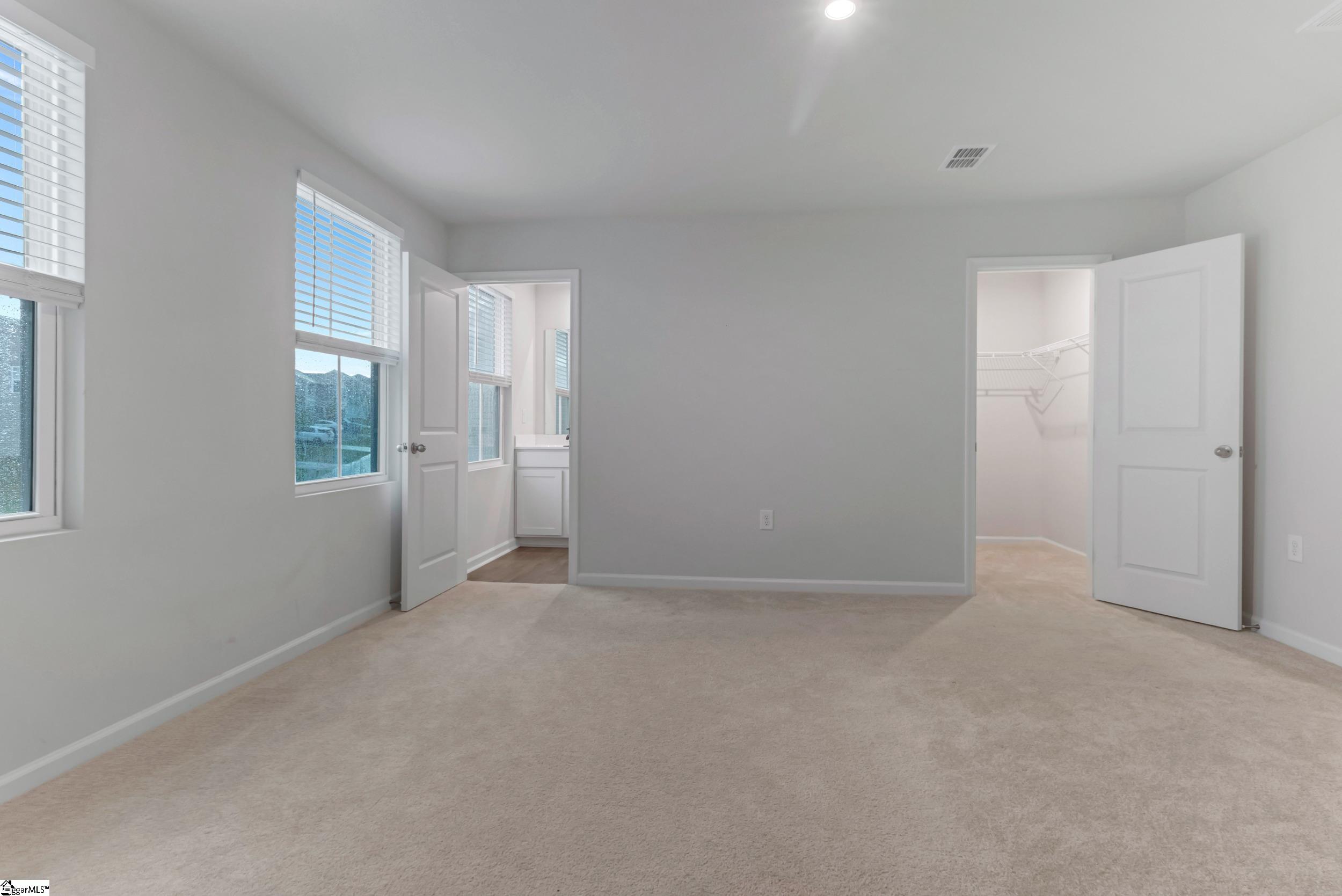 2085 Evanston Drive Property Photo 17