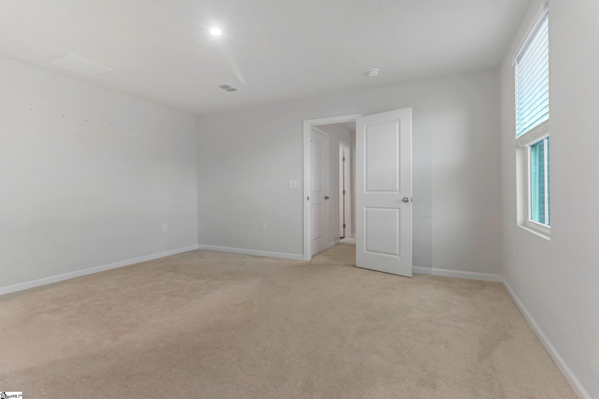 2085 Evanston Drive Property Photo 18