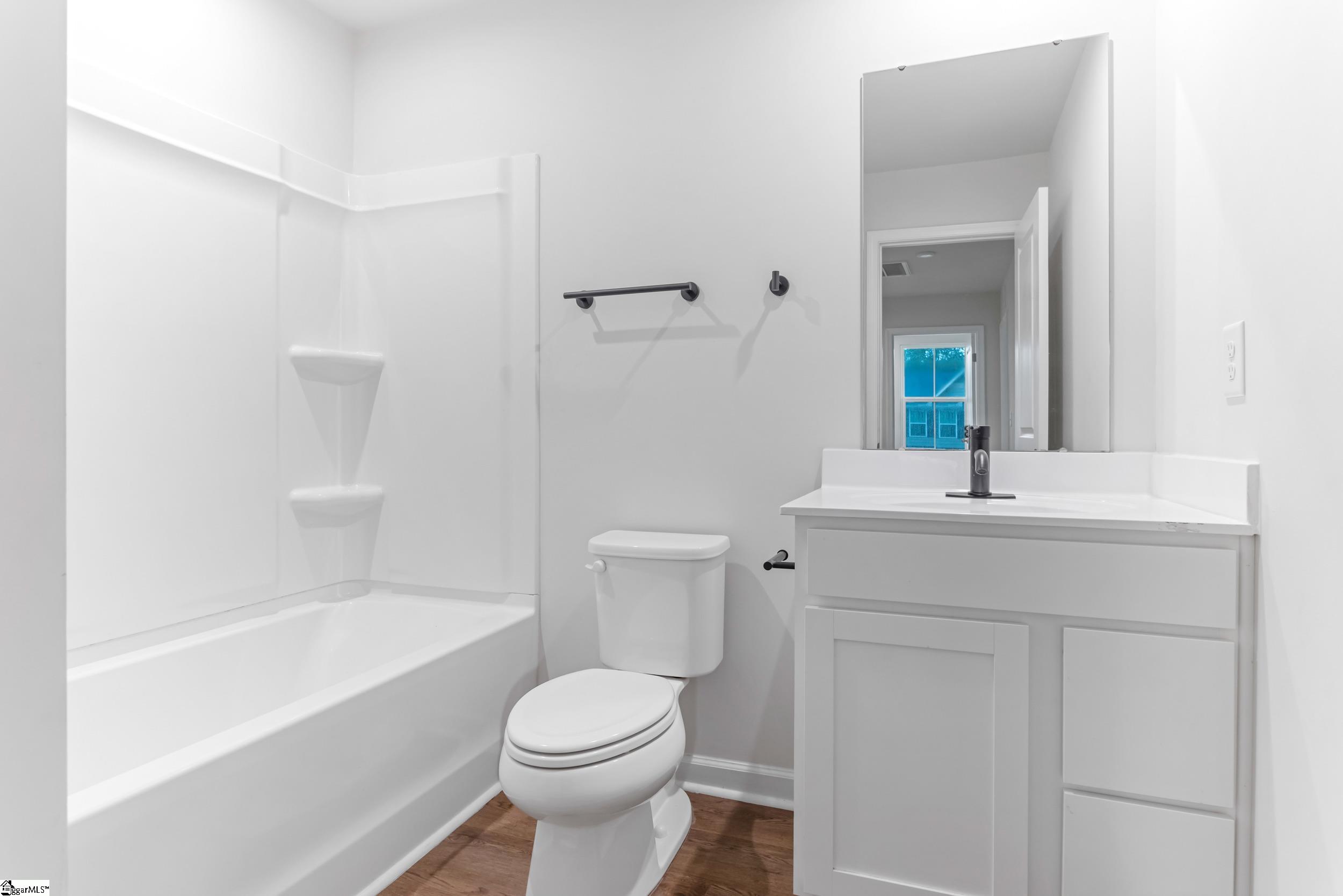 2085 Evanston Drive Property Photo 25