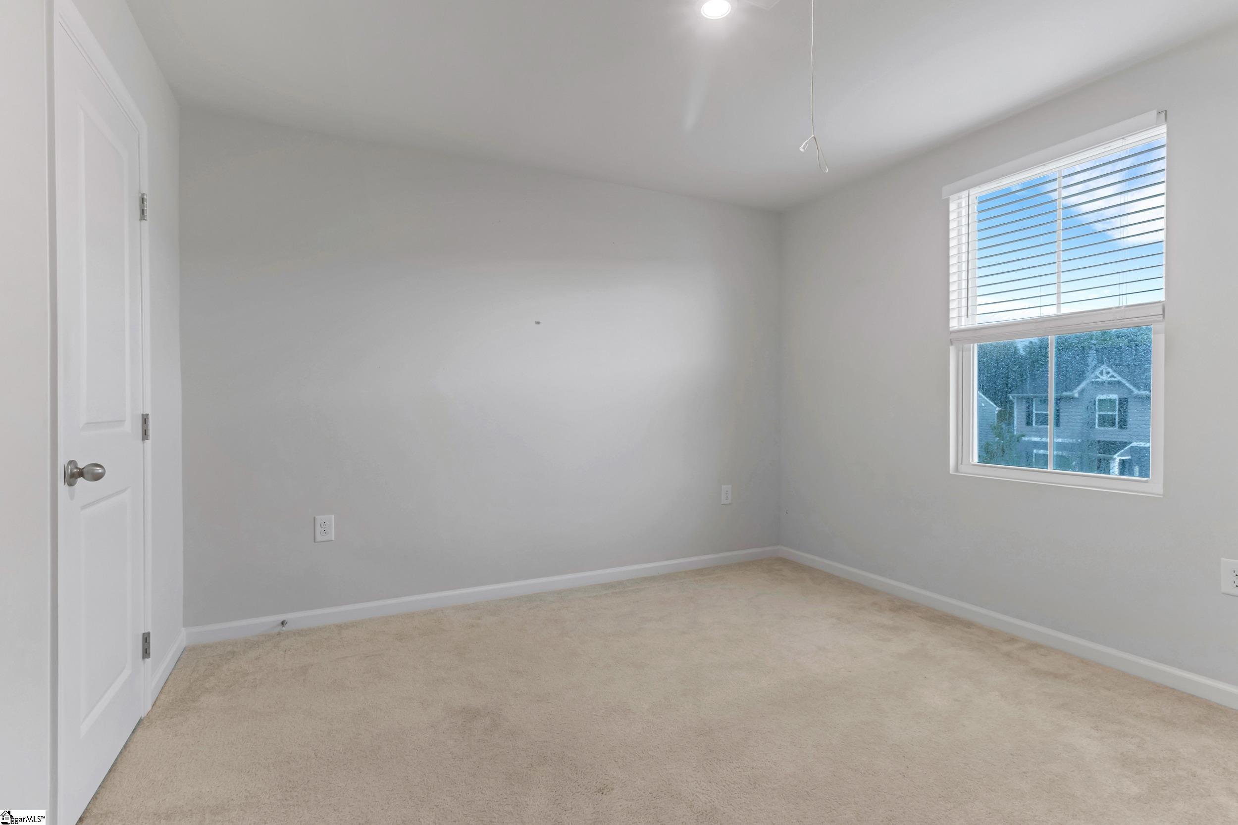 2085 Evanston Drive Property Photo 27