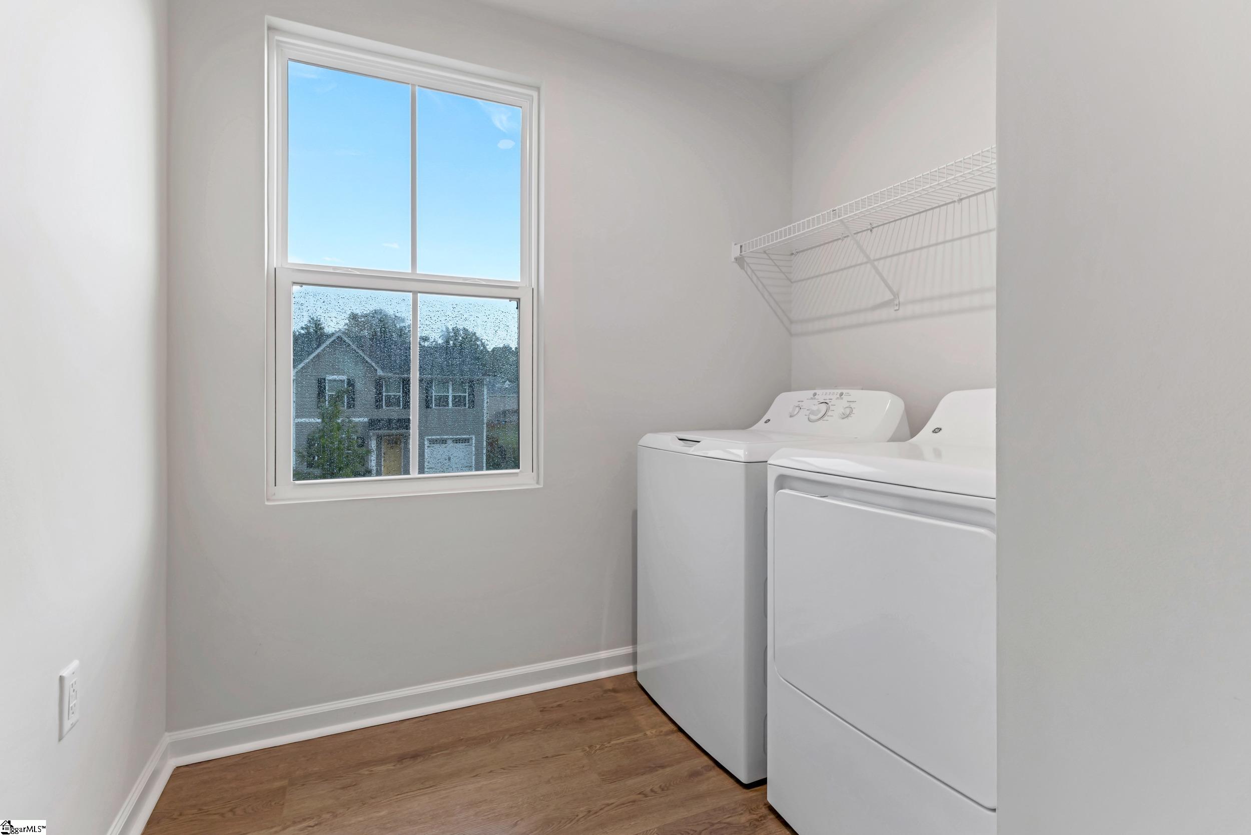 2085 Evanston Drive Property Photo 29