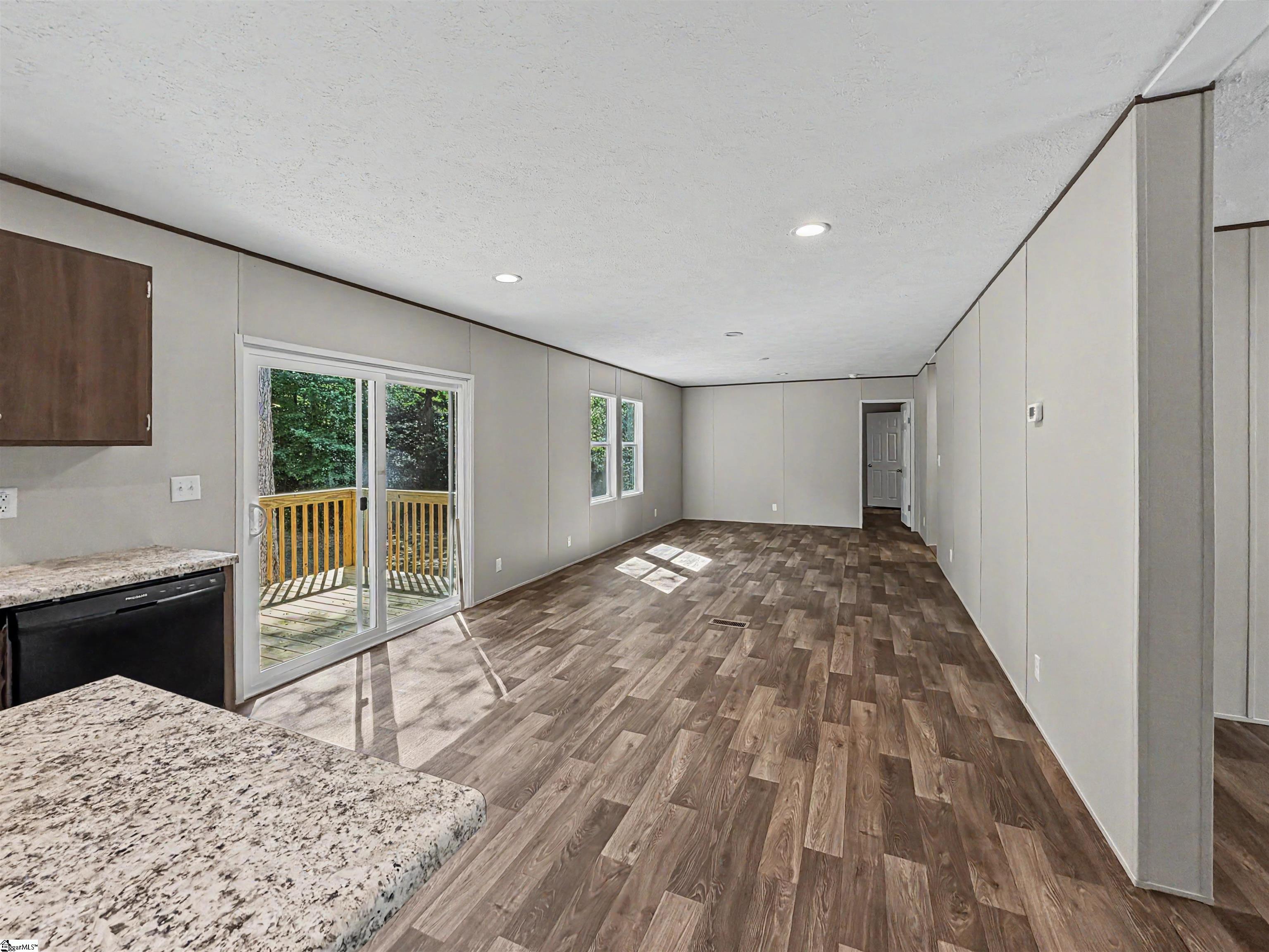718 Hines Road Property Photo 4