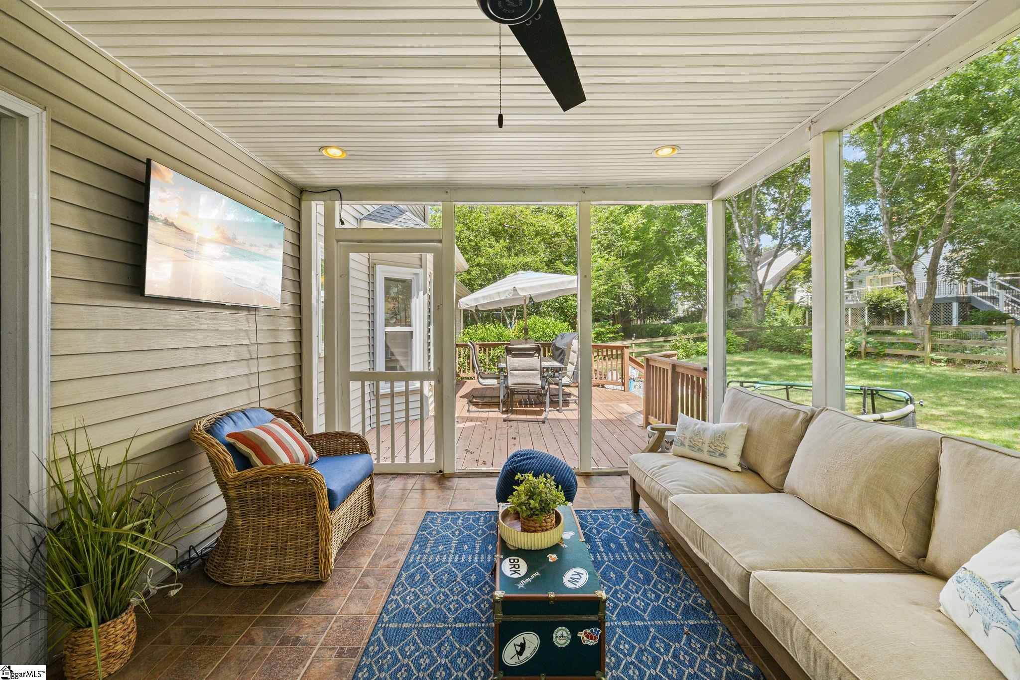 8 River Way Drive Property Photo 11