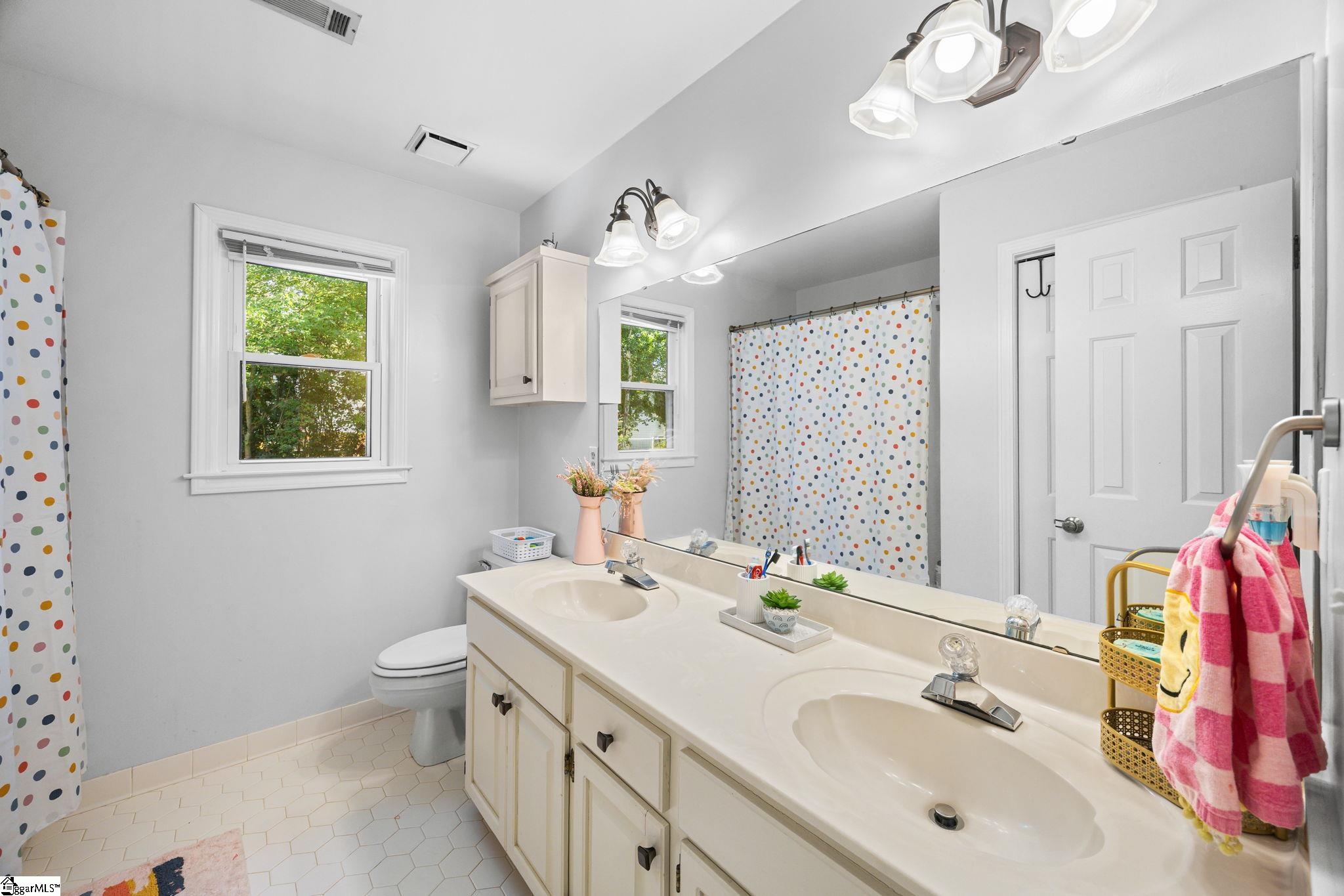 8 River Way Drive Property Photo 31