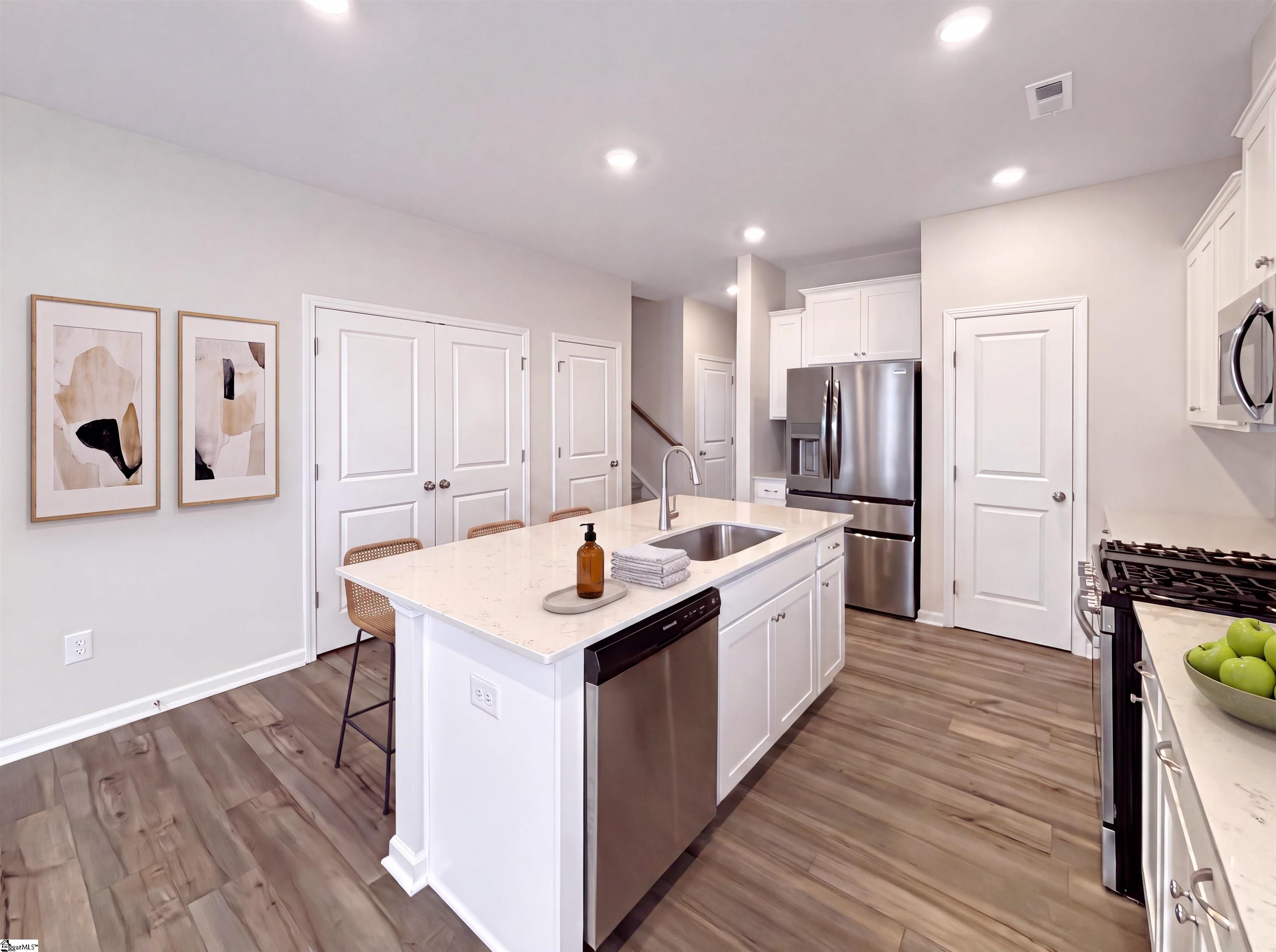 1599836 Property Photo 6