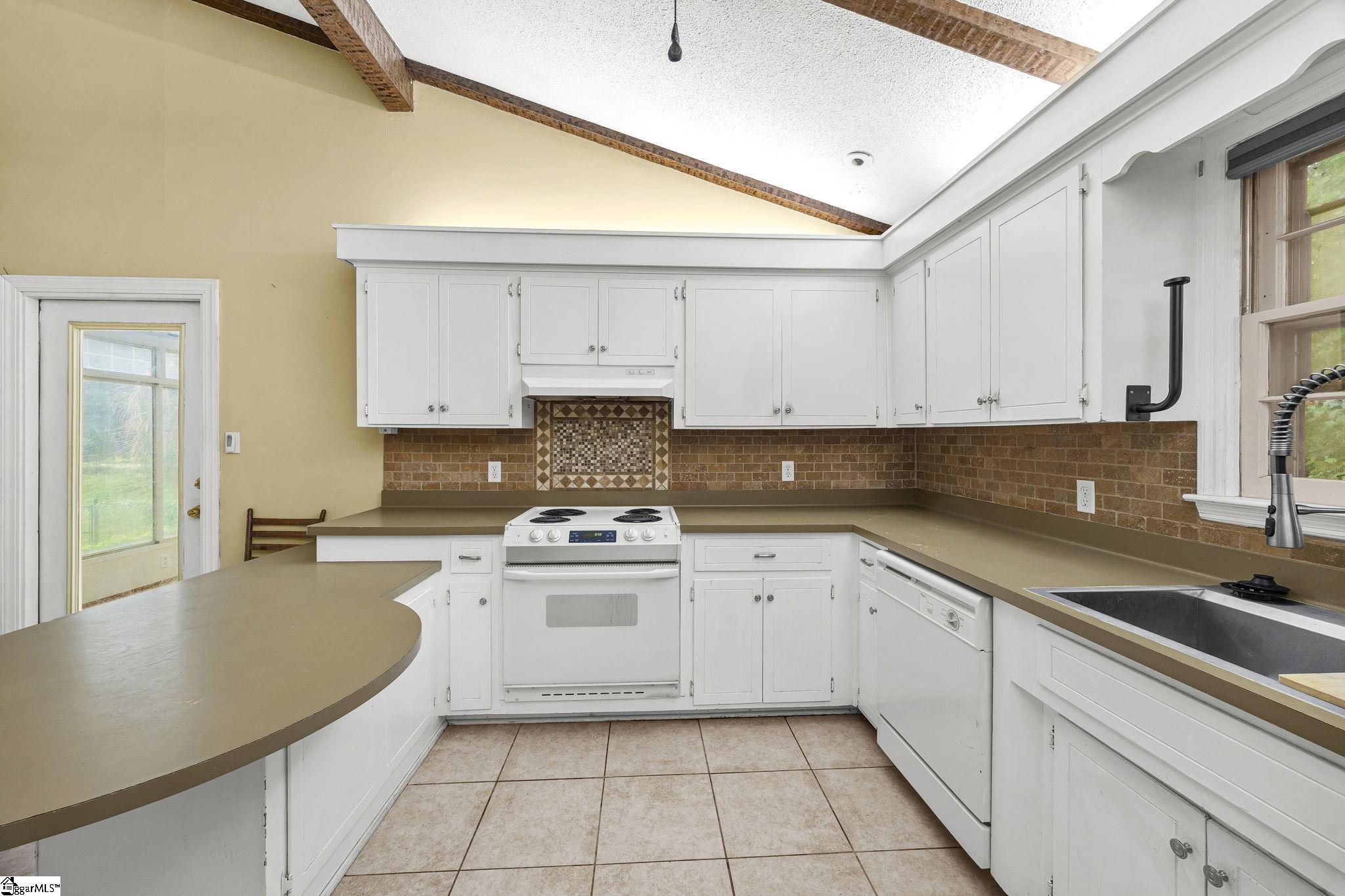 101 Hendrix Court Property Photo 2