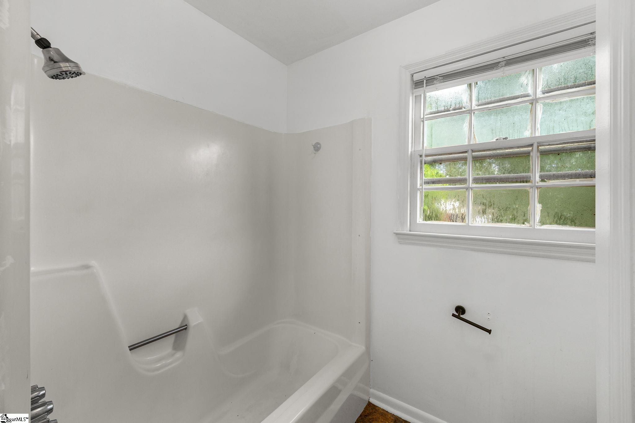 101 Hendrix Court Property Photo 8