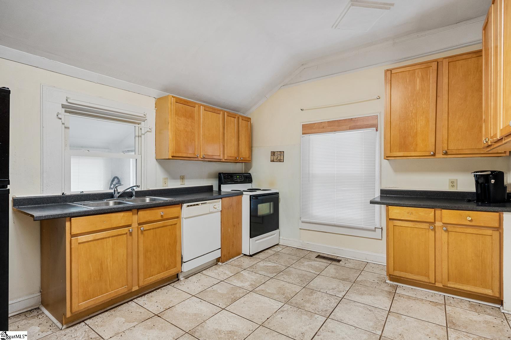 13 N Prince Street Property Photo 7