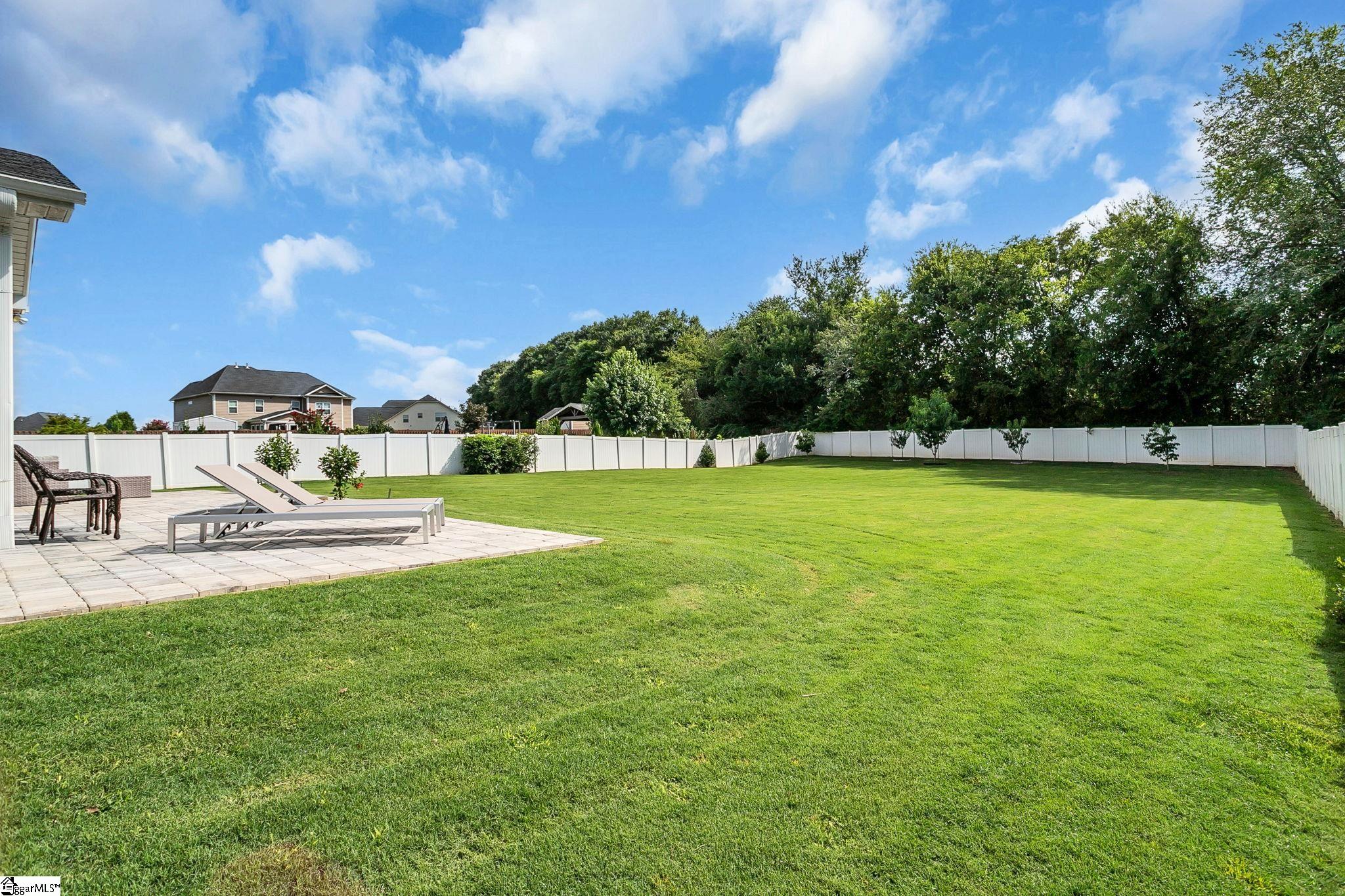 6 Lakeway Place Property Photo 8