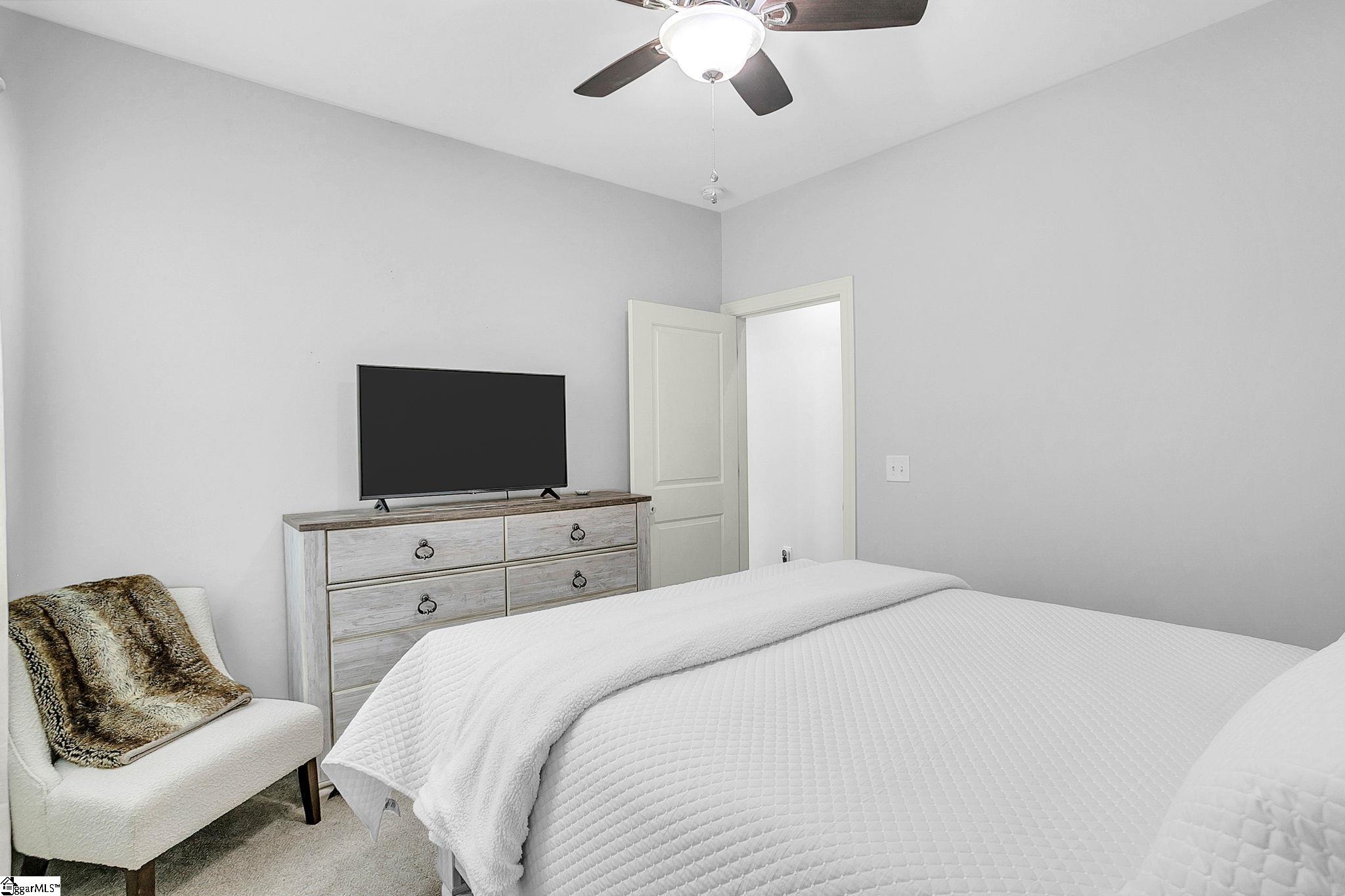 6 Lakeway Place Property Photo 36