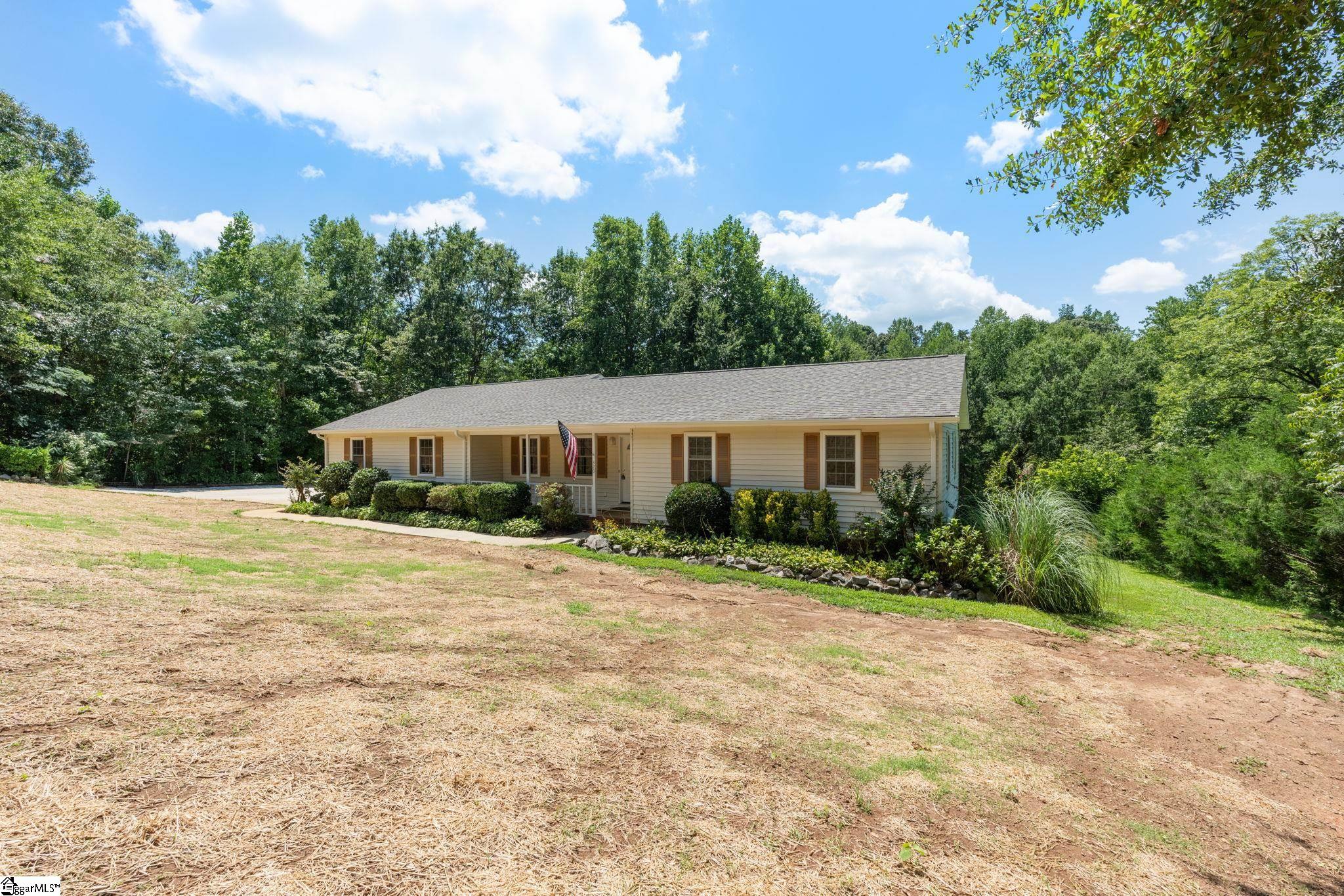 320 Bates View Drive Property Photo 2
