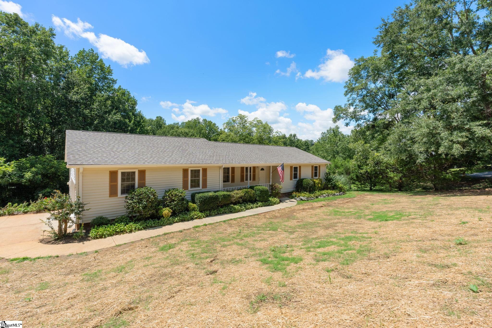 320 Bates View Drive Property Photo 3
