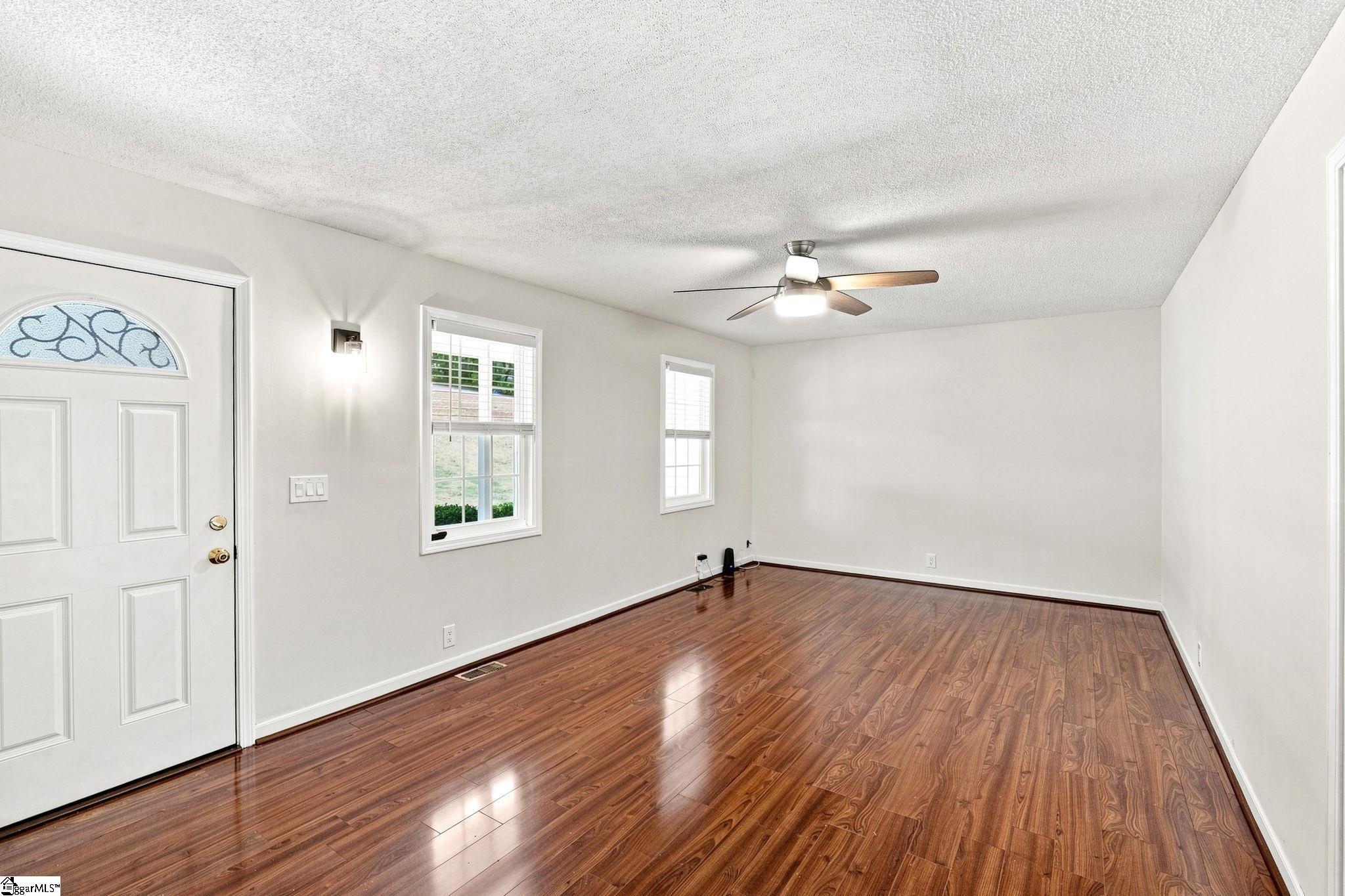 320 Bates View Drive Property Photo 7
