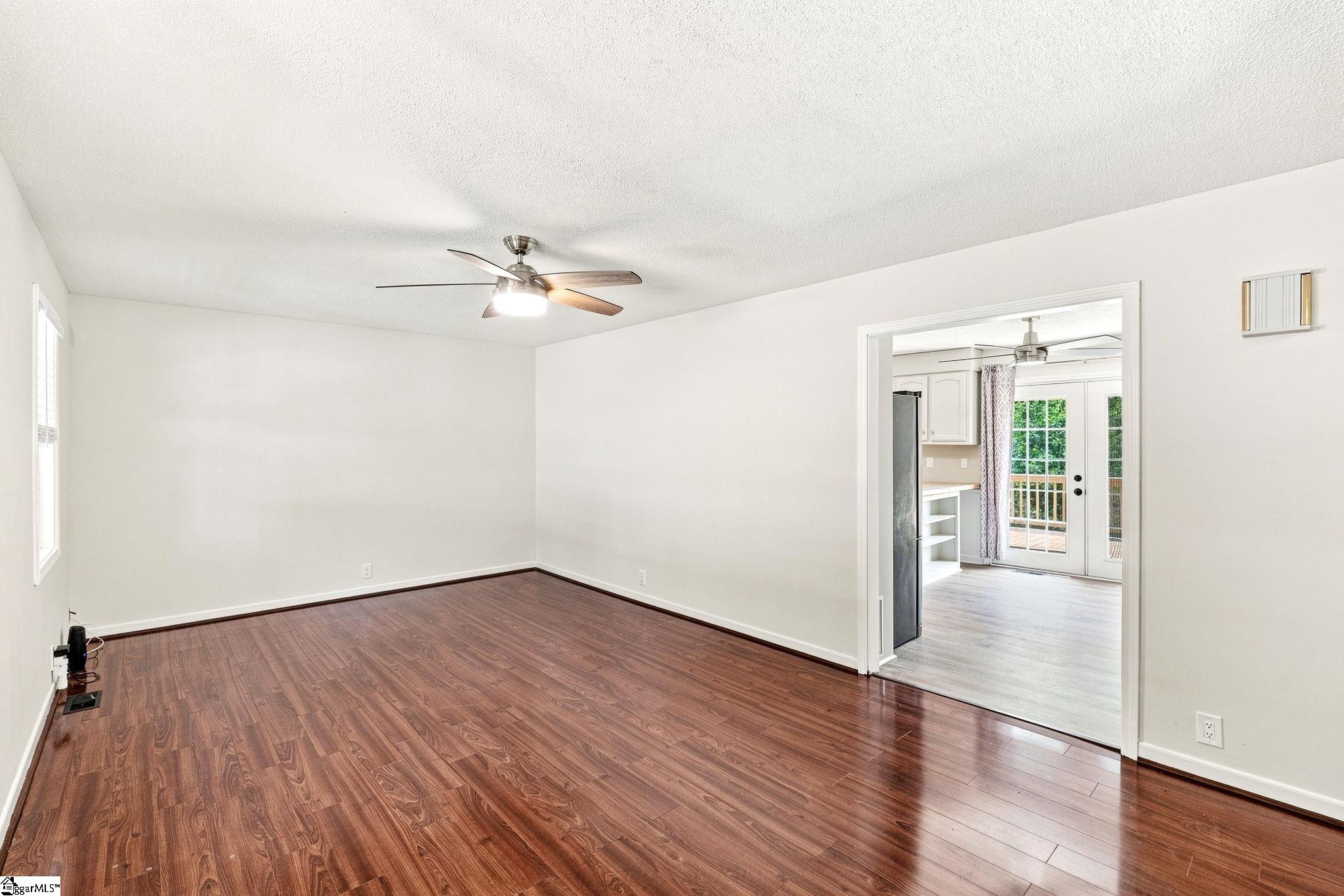 320 Bates View Drive Property Photo 8