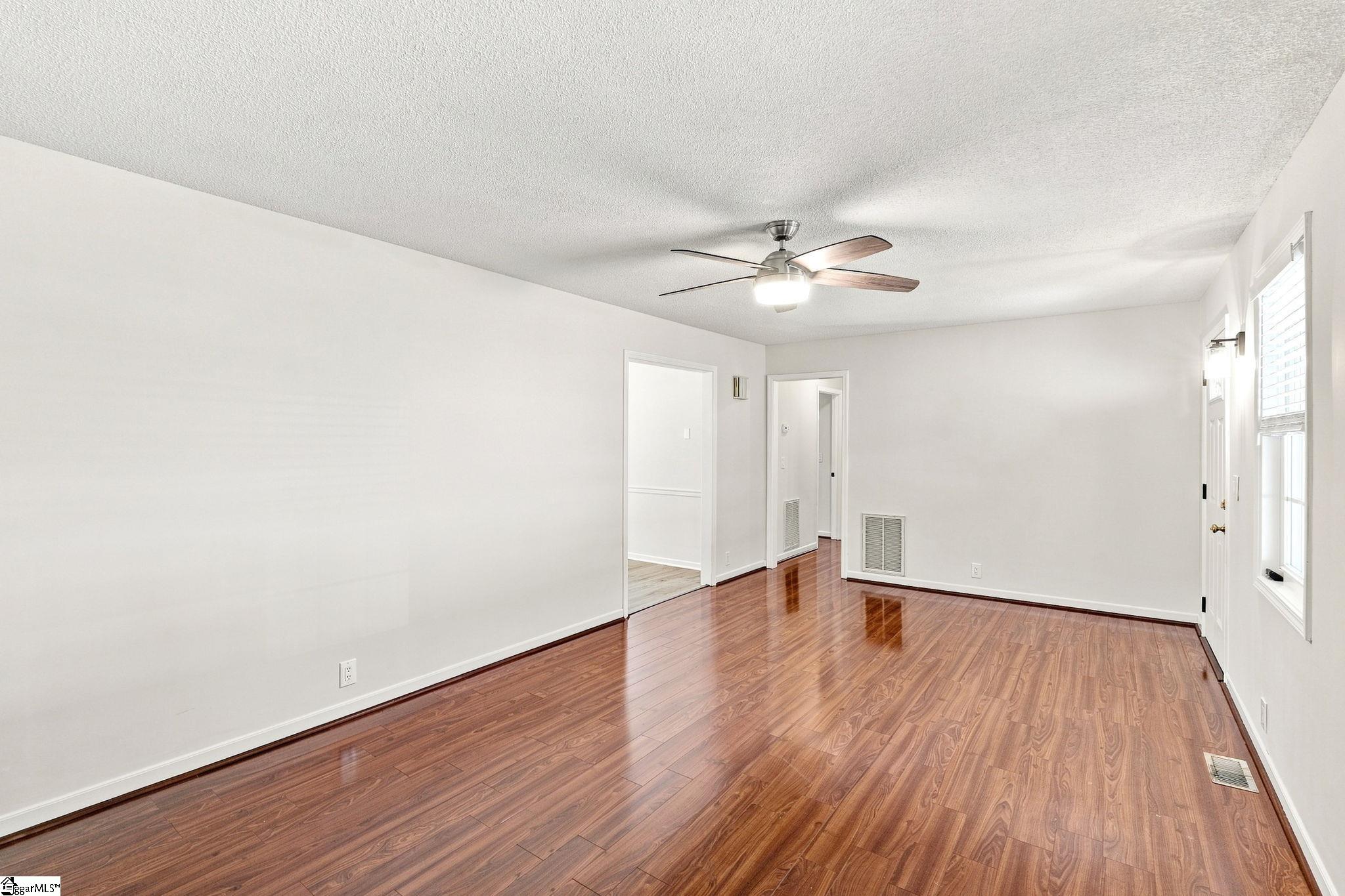 320 Bates View Drive Property Photo 10