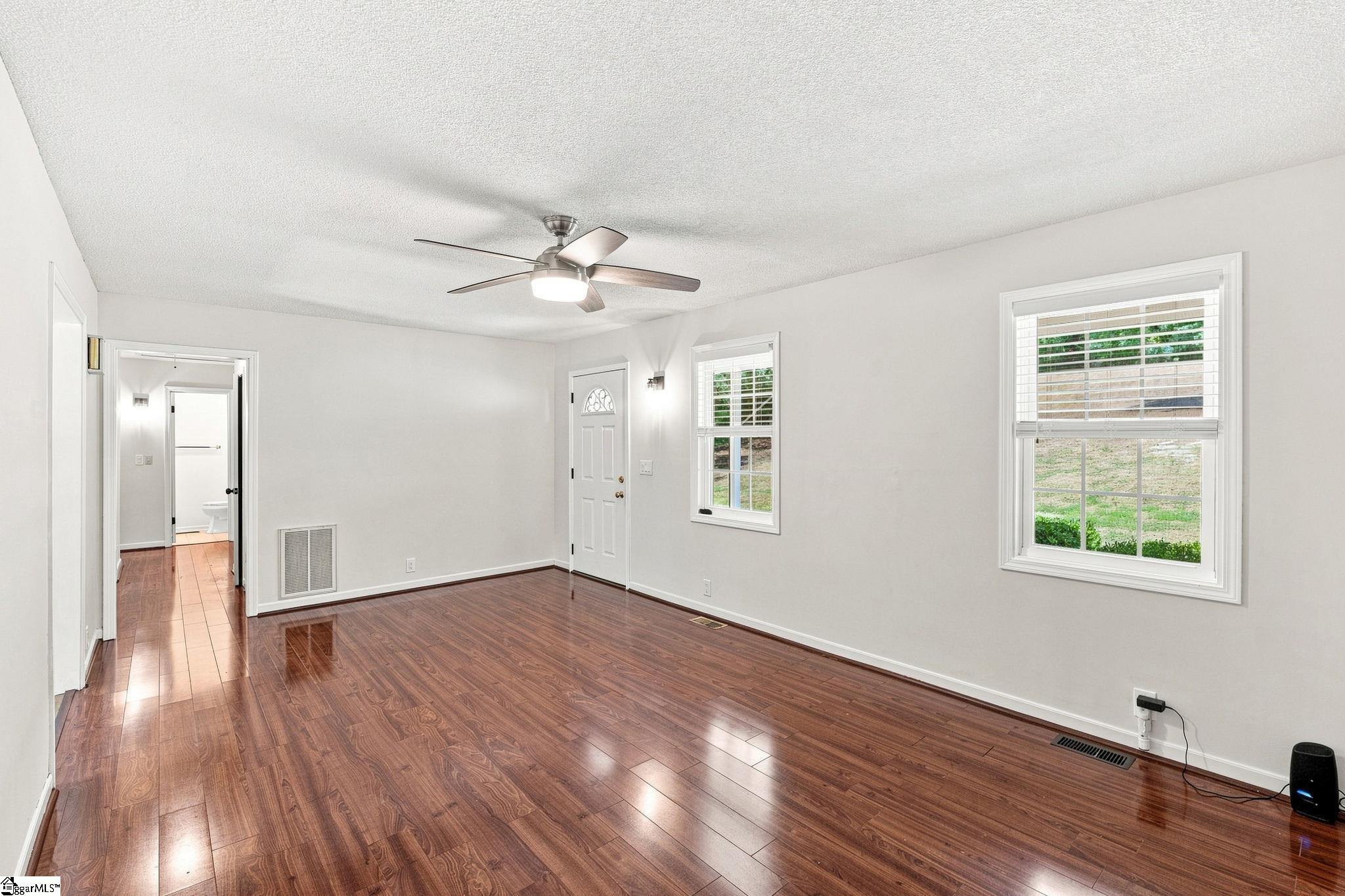 320 Bates View Drive Property Photo 11