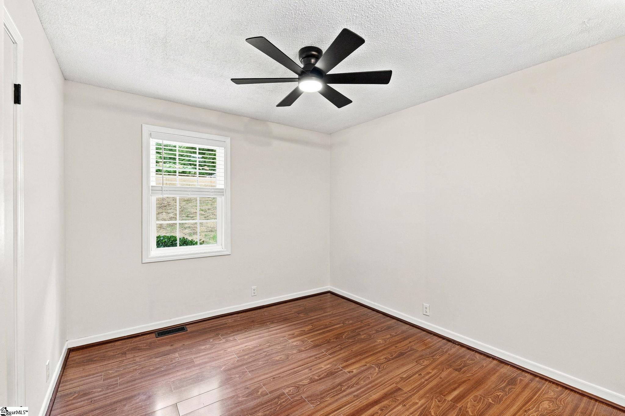 320 Bates View Drive Property Photo 13
