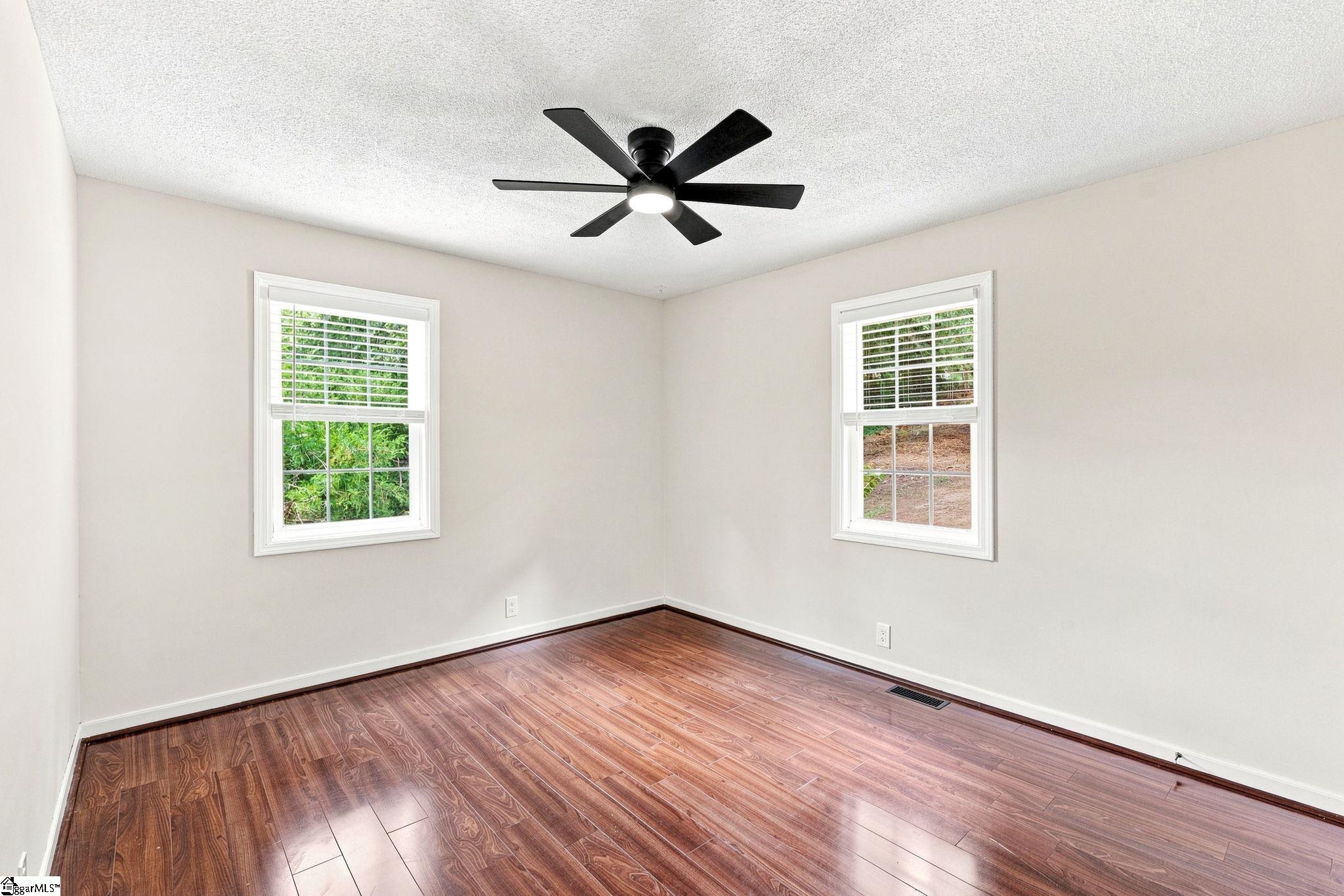 320 Bates View Drive Property Photo 14