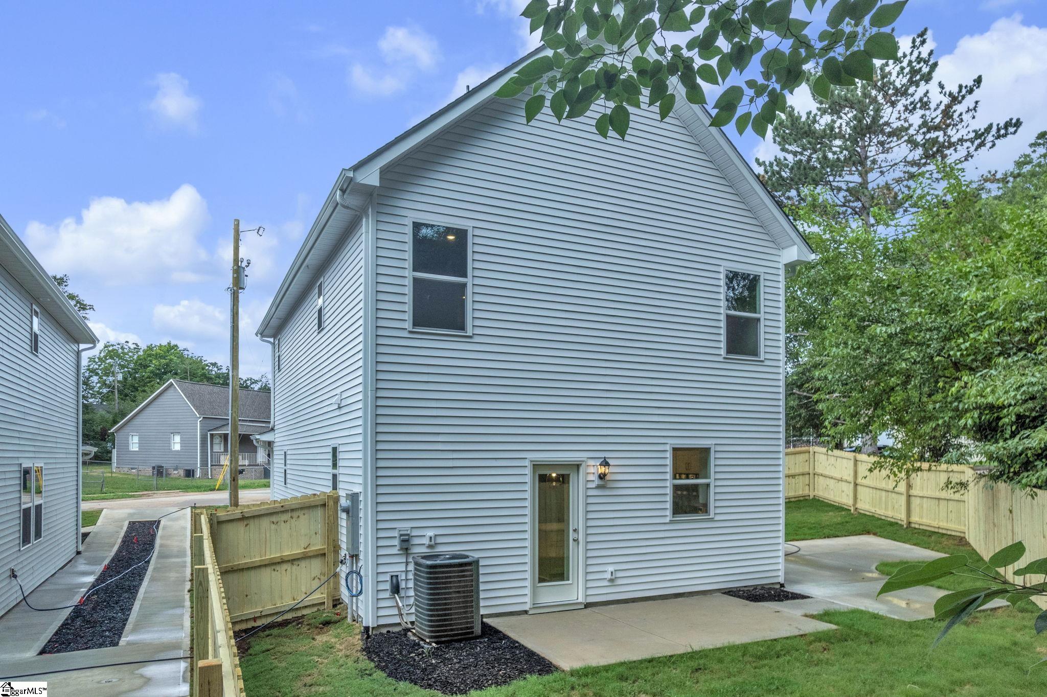 143 D Street Property Photo 24