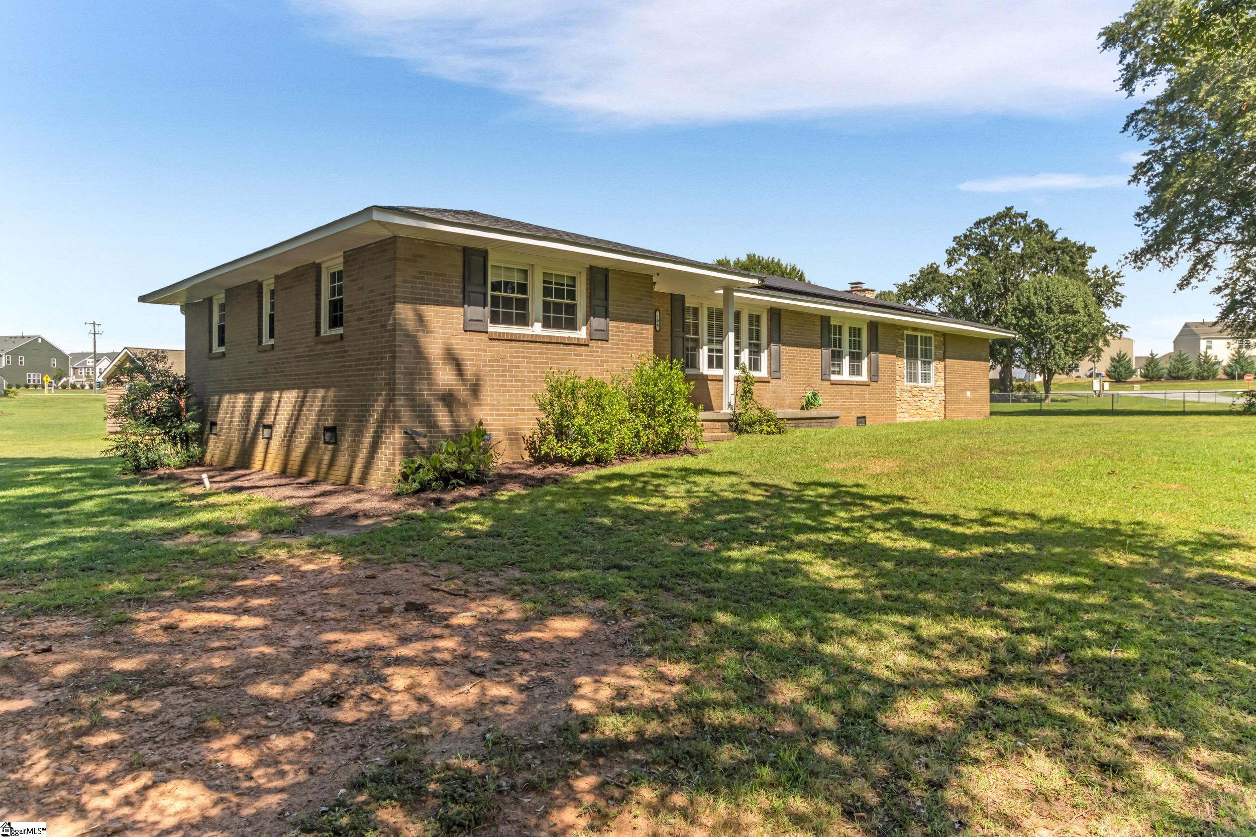 108 Angela Drive Property Photo 2