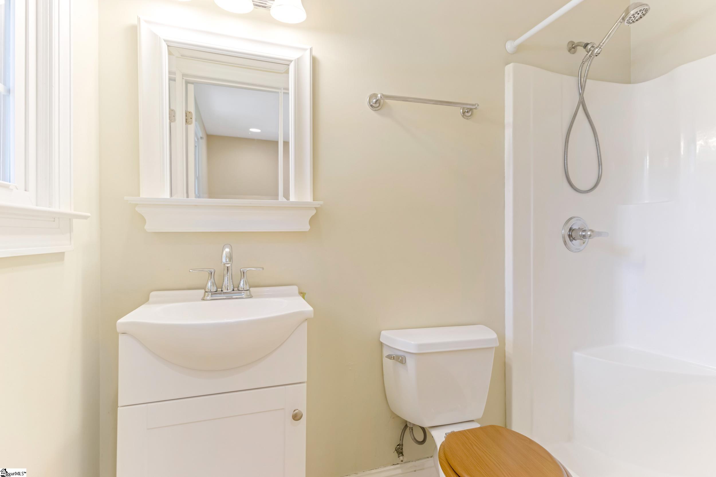 108 Angela Drive Property Photo 18