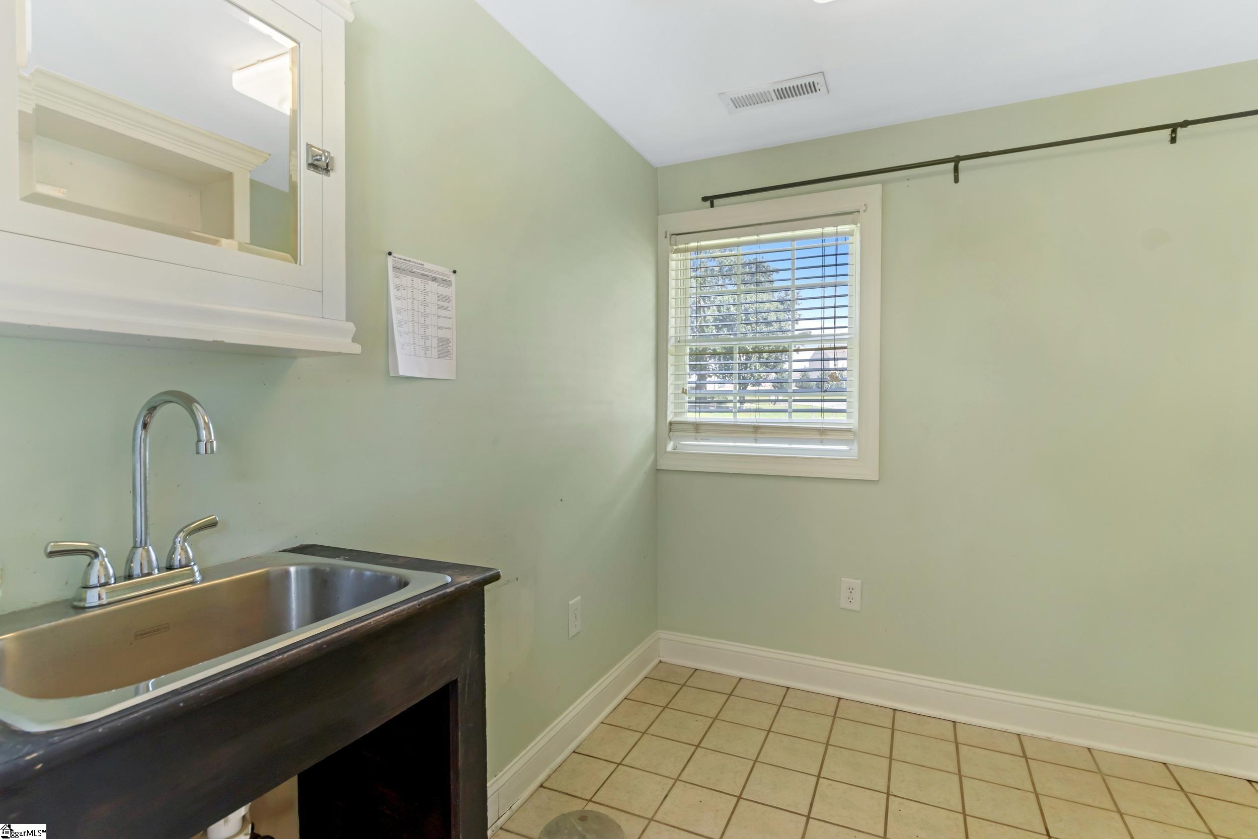 108 Angela Drive Property Photo 28