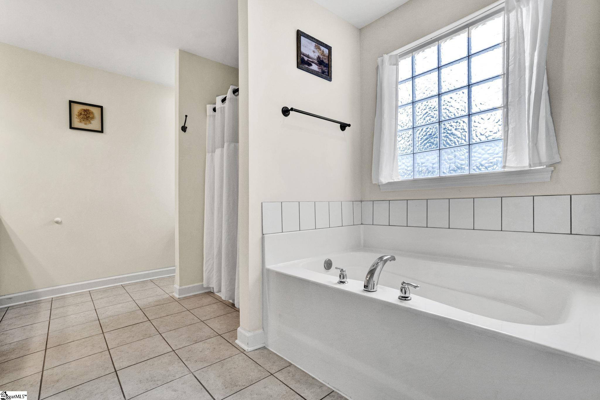 305 Bent River Drive Property Photo 27
