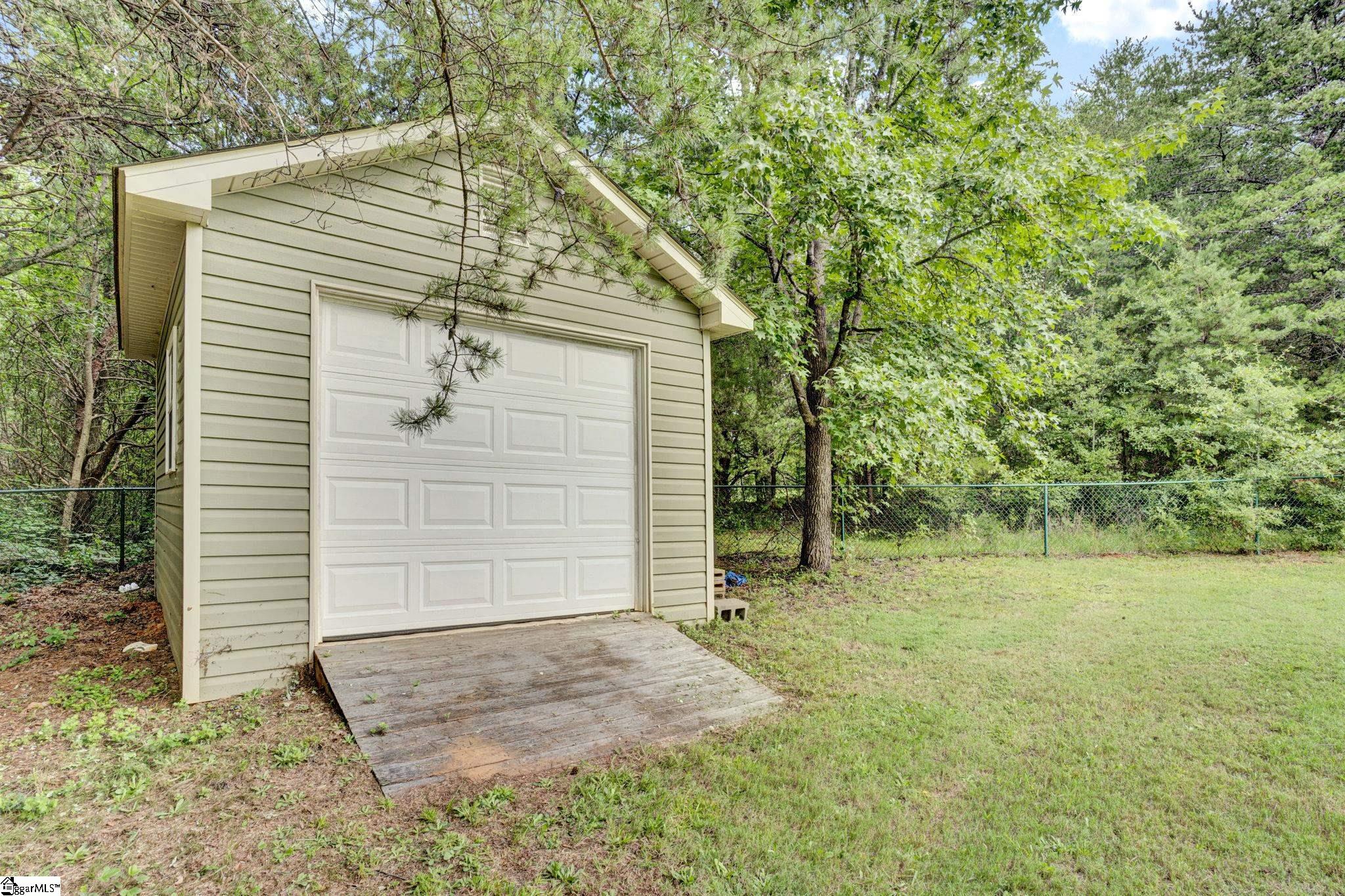 305 Bent River Drive Property Photo 42