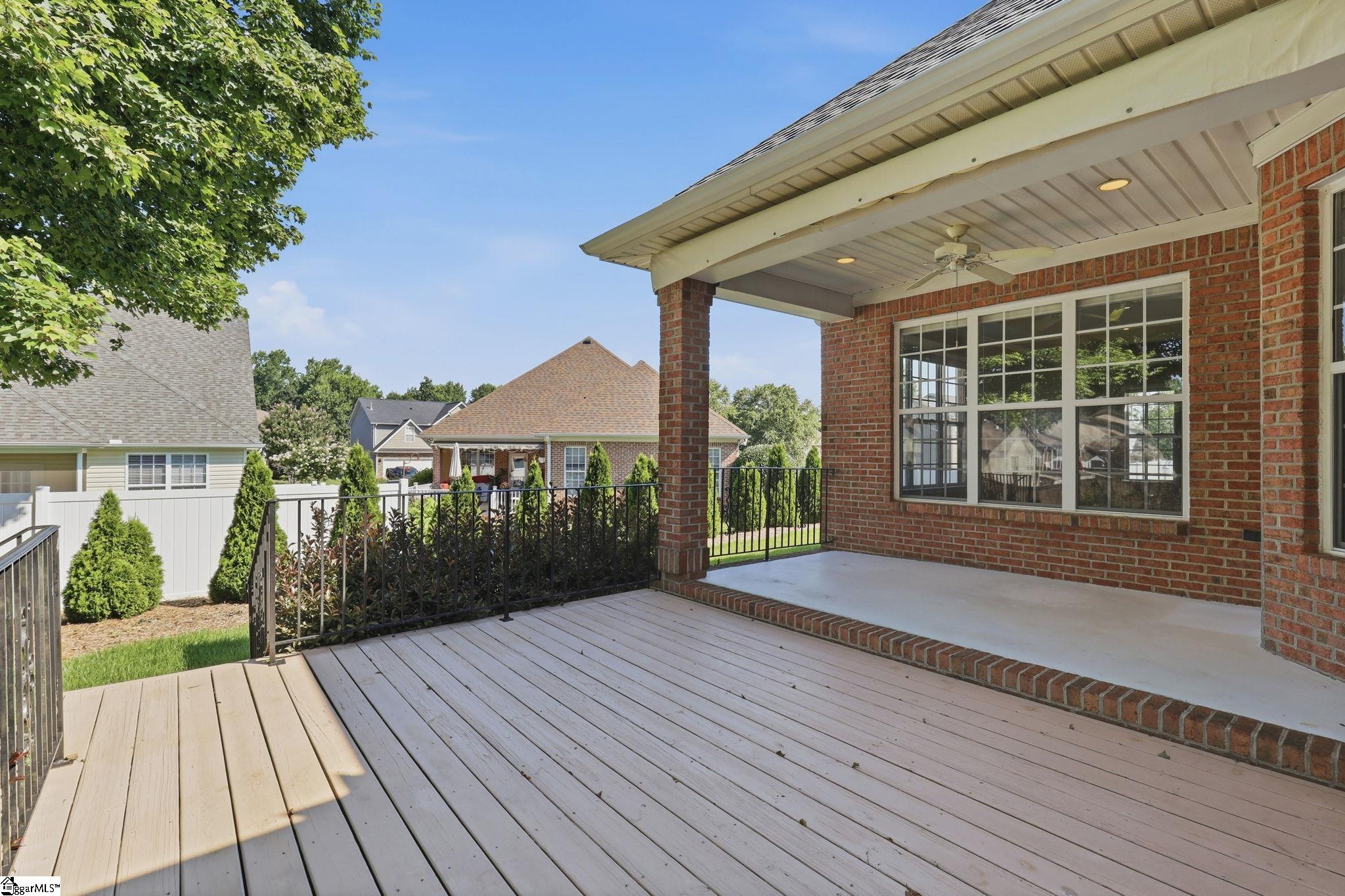 404 Gallop Court Property Photo 28