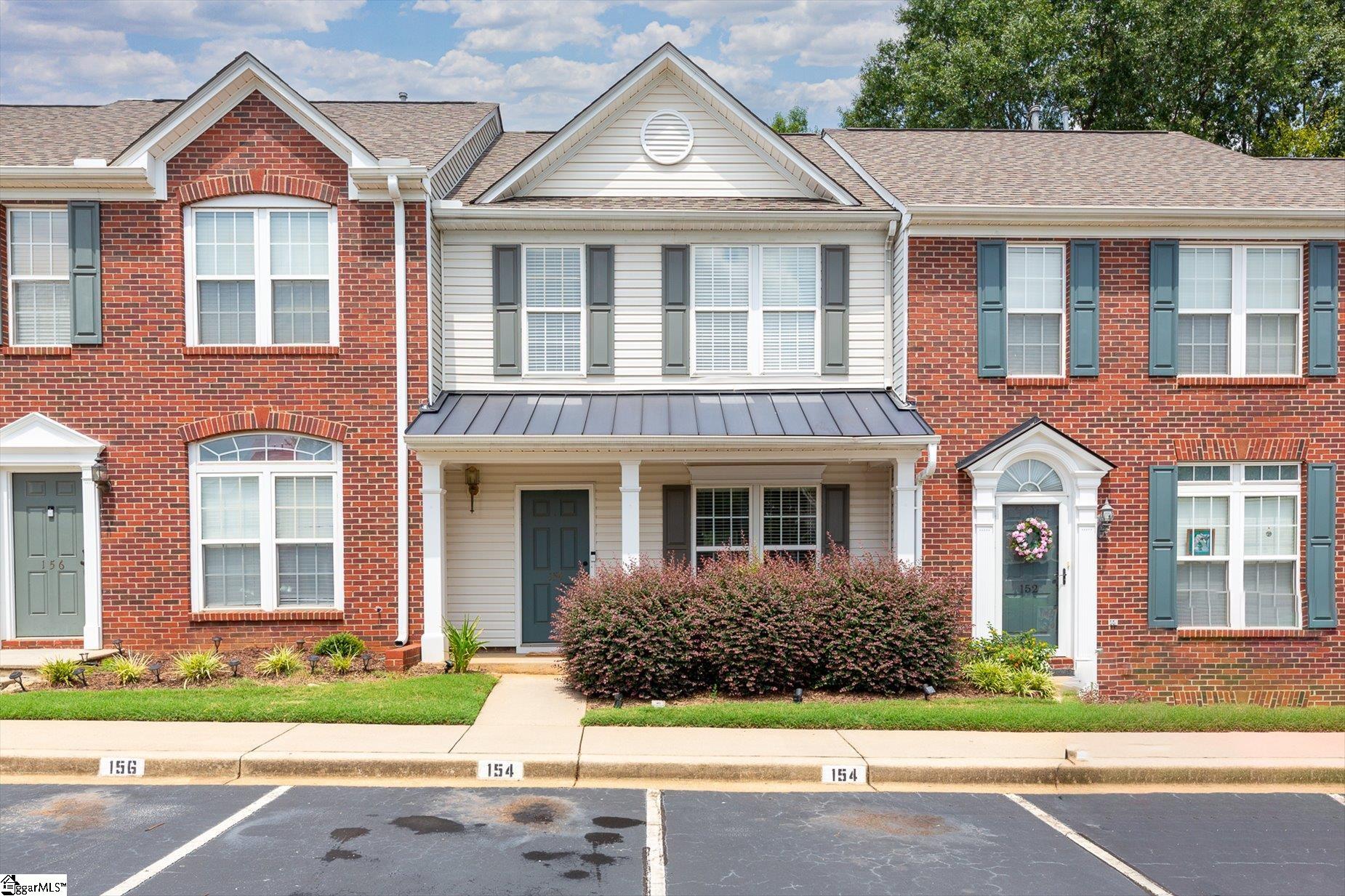 154 Spring Crossing Circle Property Photo 1