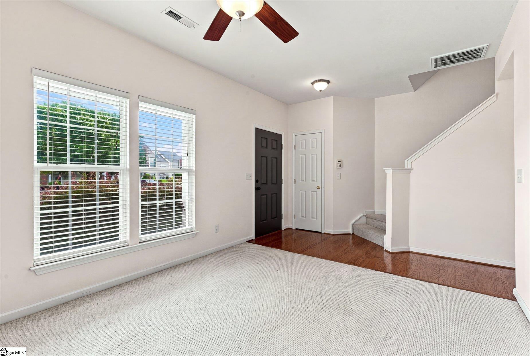 154 Spring Crossing Circle Property Photo 5
