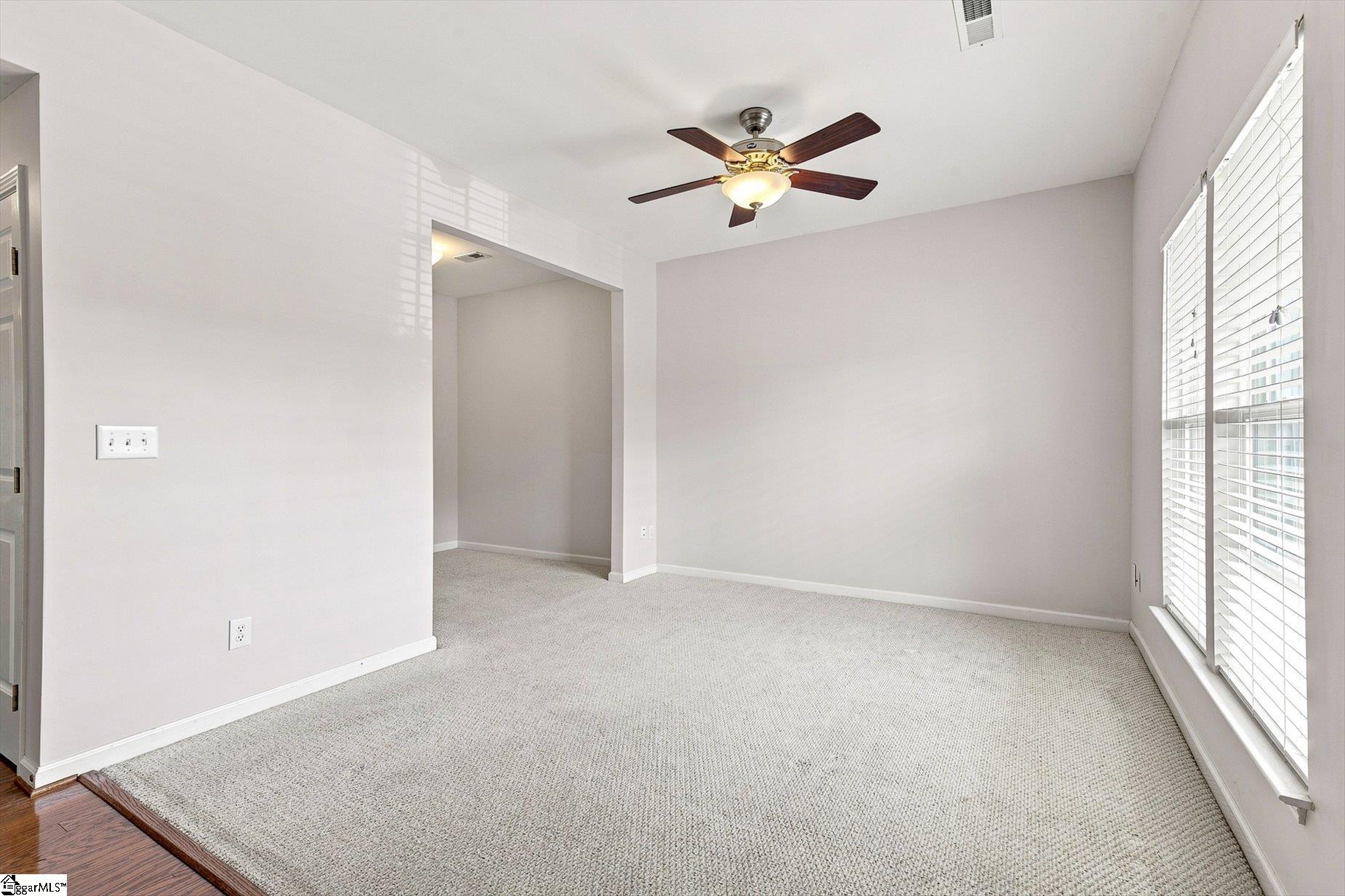 154 Spring Crossing Circle Property Photo 7