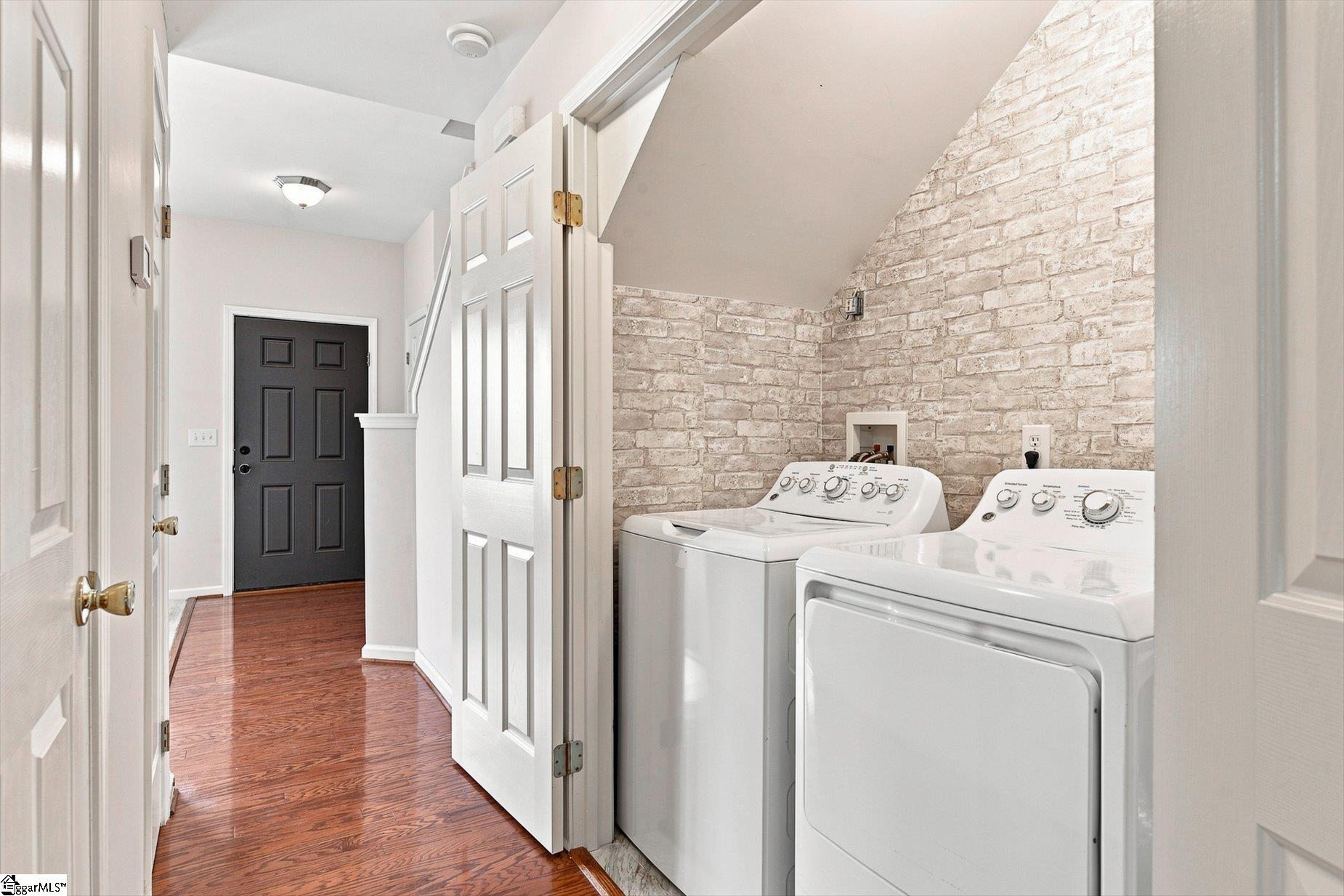 154 Spring Crossing Circle Property Photo 10