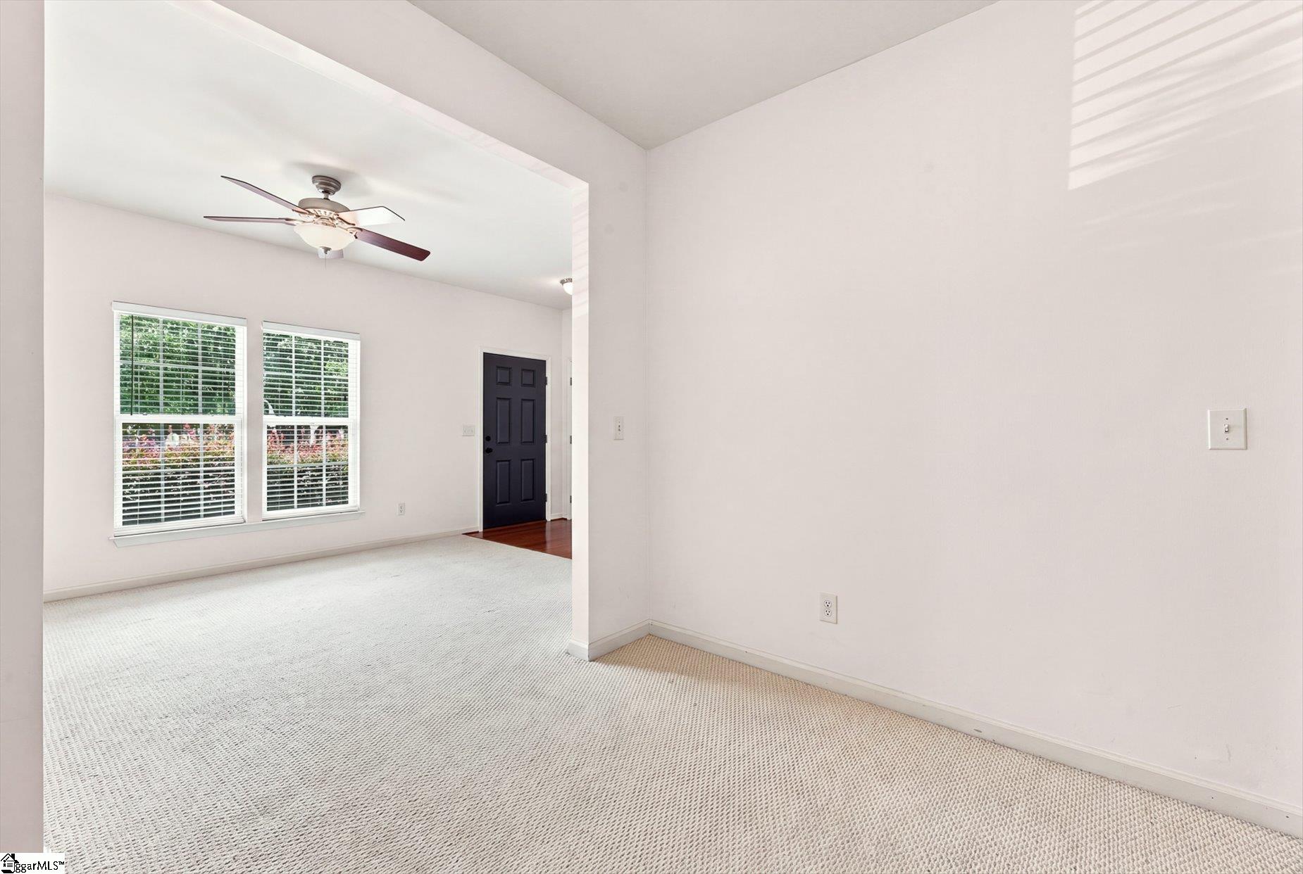154 Spring Crossing Circle Property Photo 11