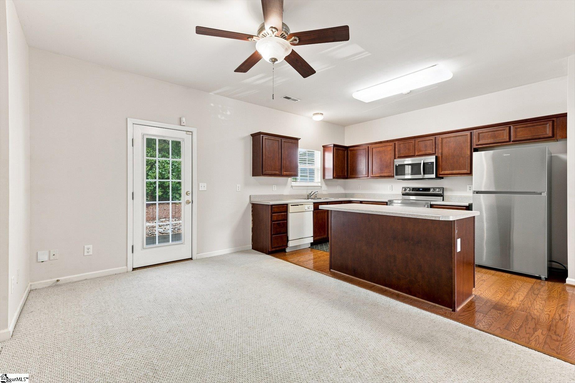 154 Spring Crossing Circle Property Photo 14