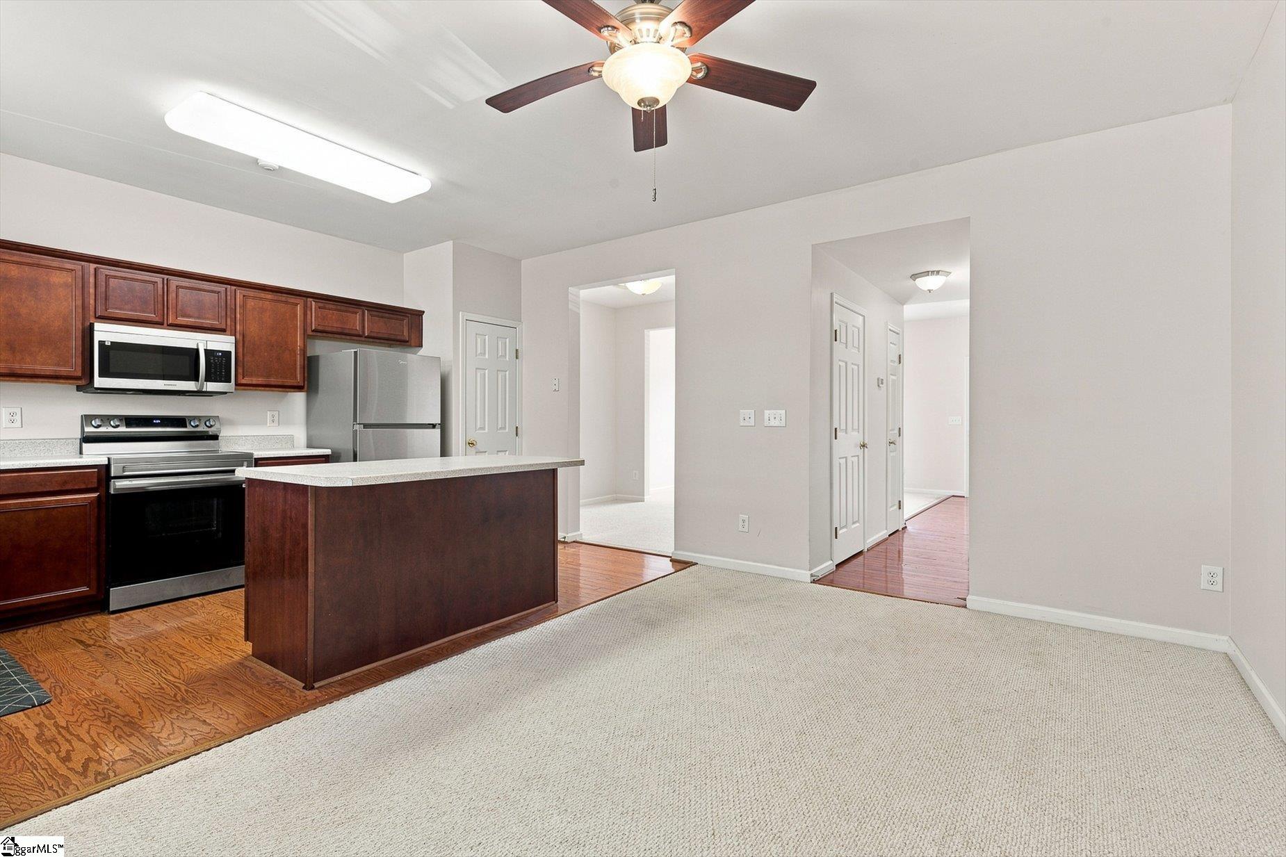 154 Spring Crossing Circle Property Photo 15