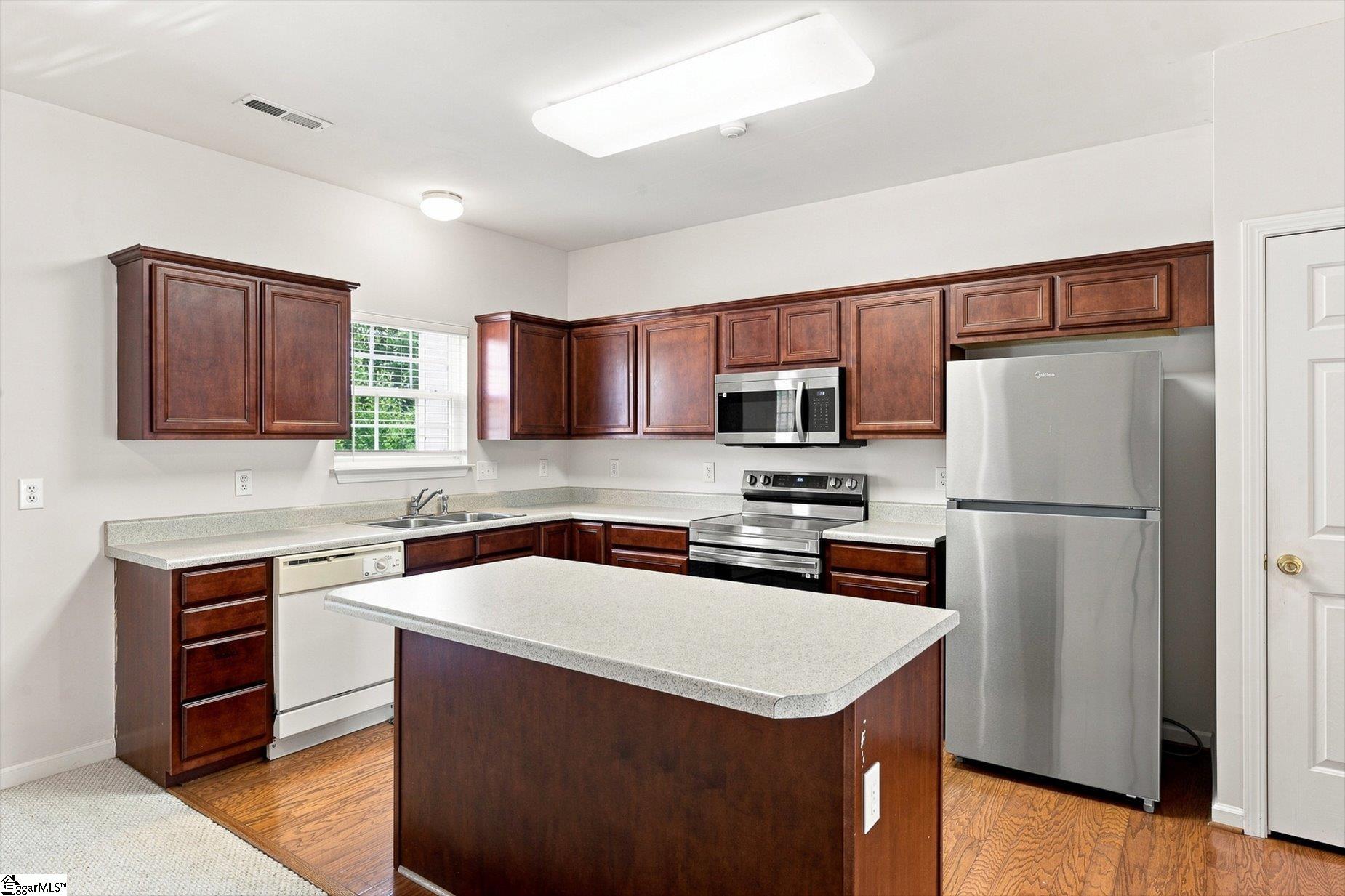 154 Spring Crossing Circle Property Photo 16