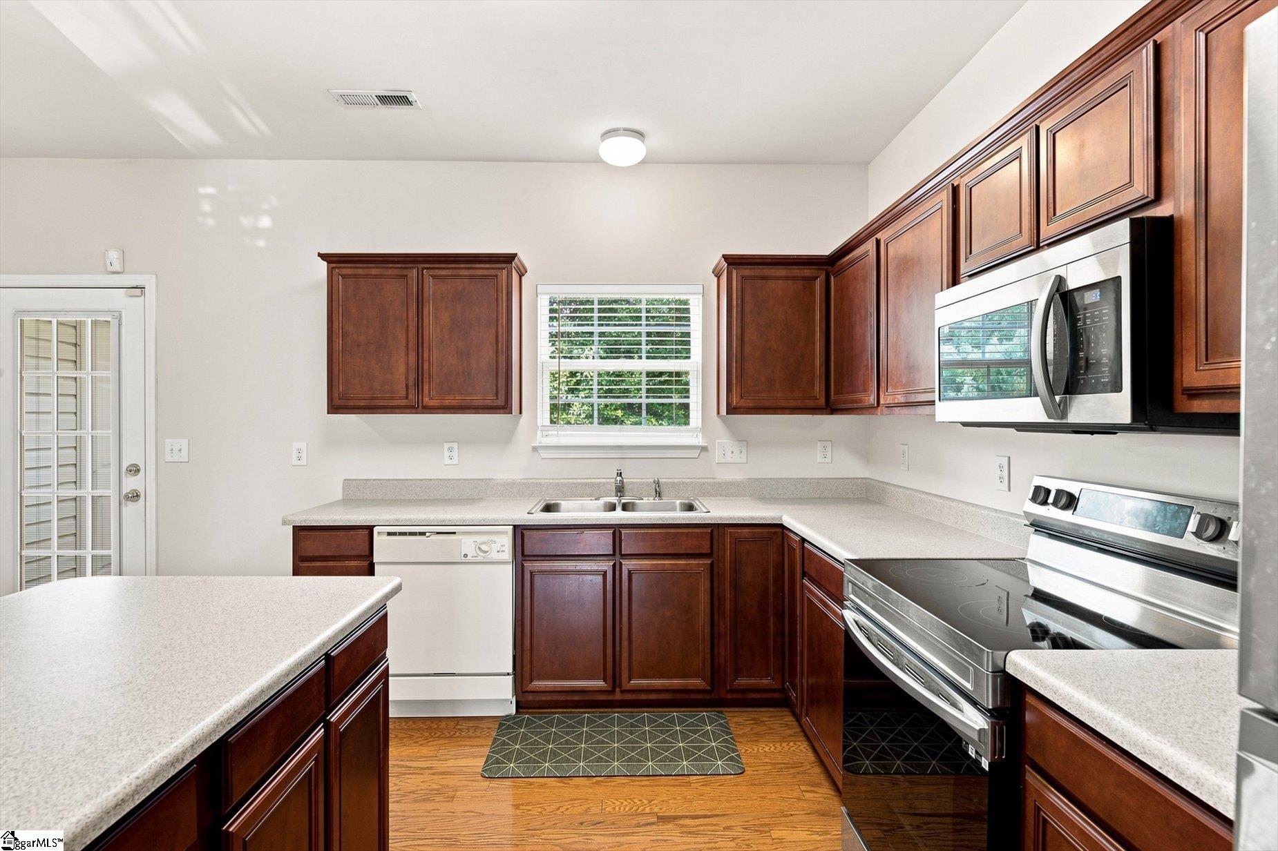 154 Spring Crossing Circle Property Photo 18