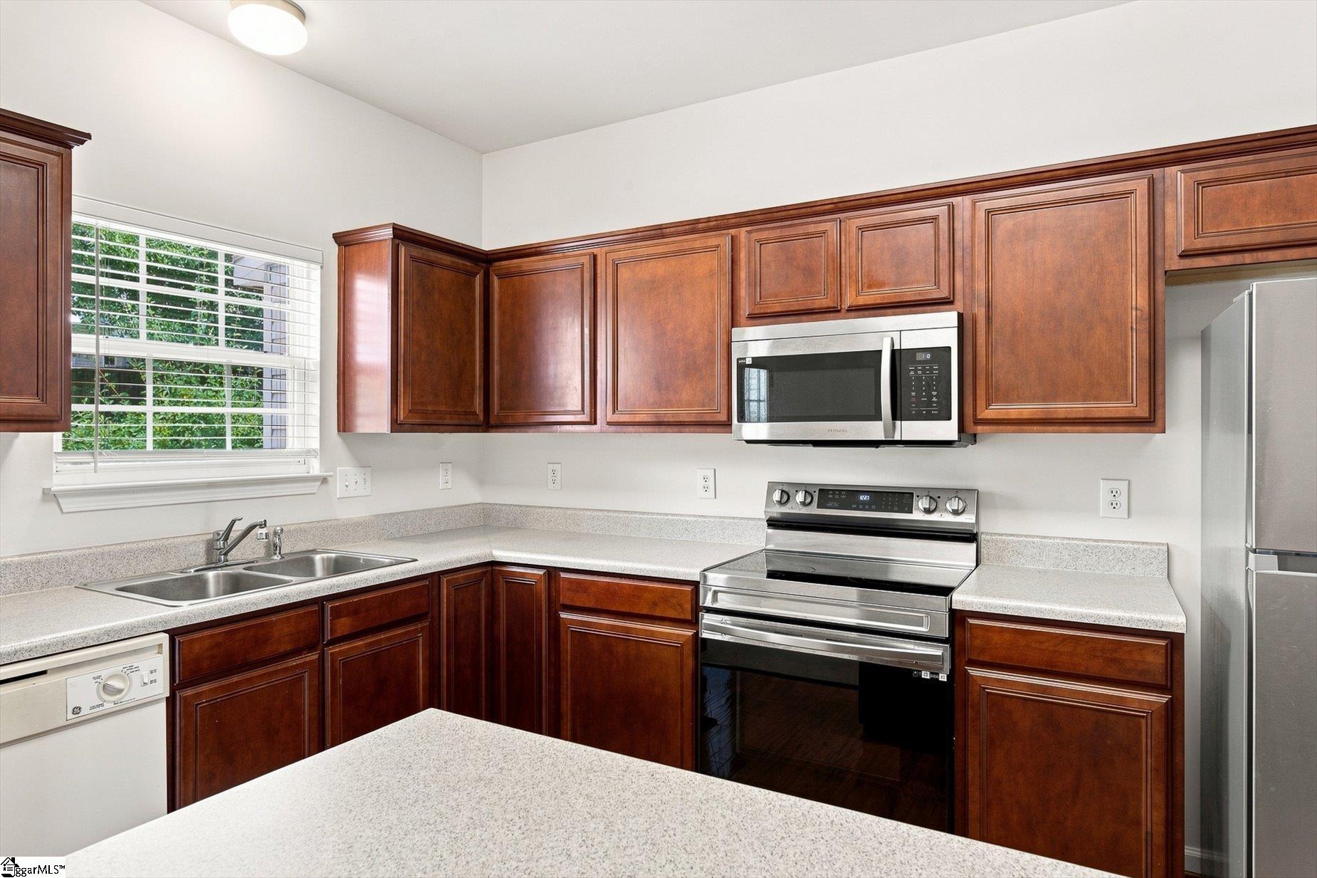 154 Spring Crossing Circle Property Photo 19