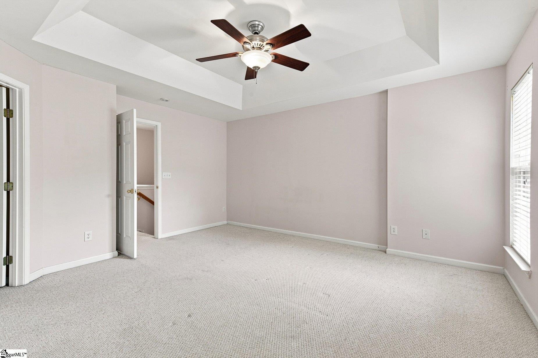 154 Spring Crossing Circle Property Photo 22