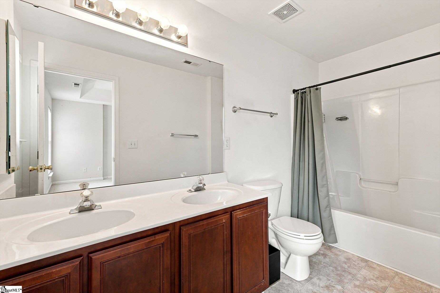 154 Spring Crossing Circle Property Photo 23