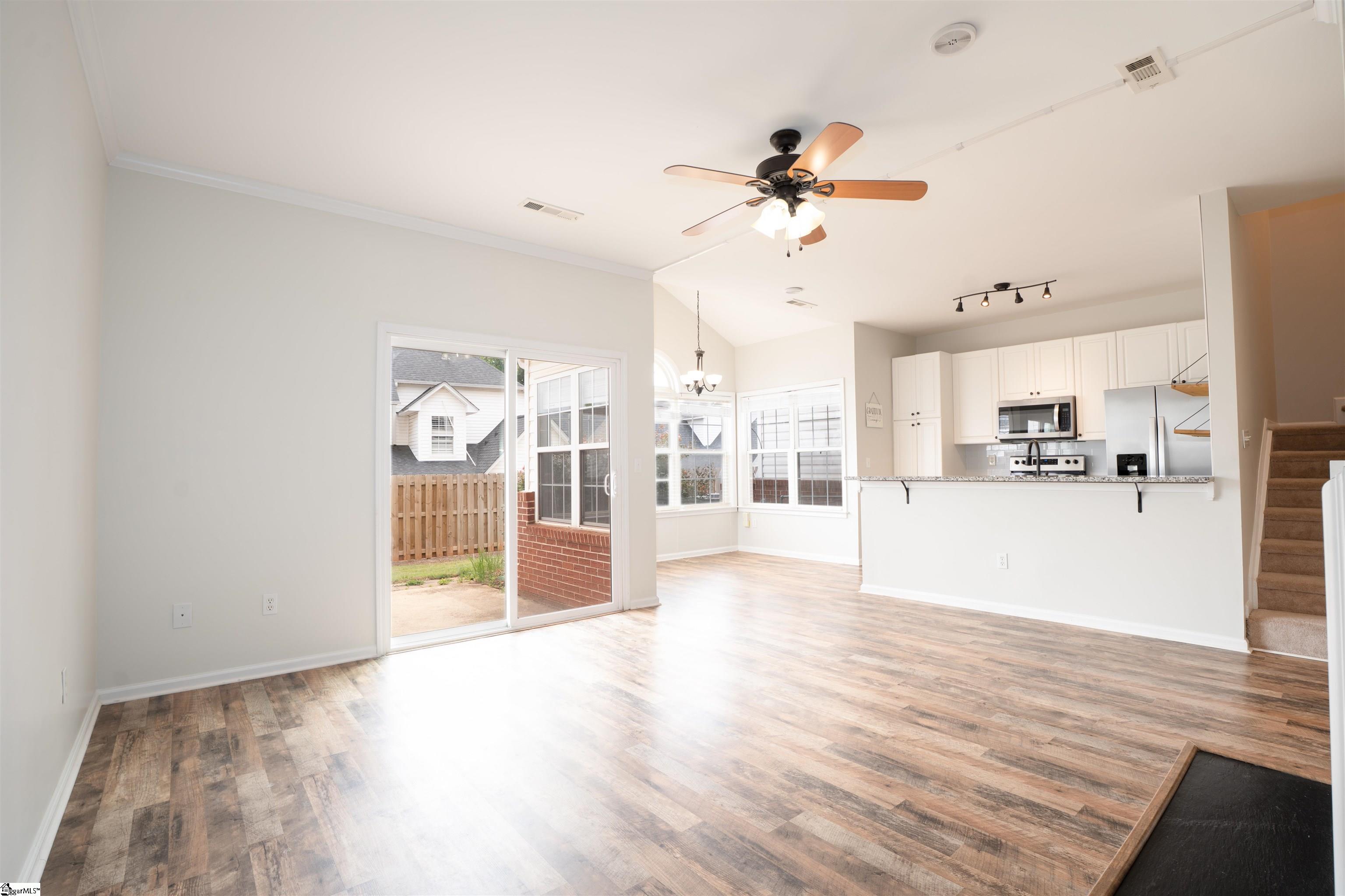 608 Glassyrock Court Property Photo 4