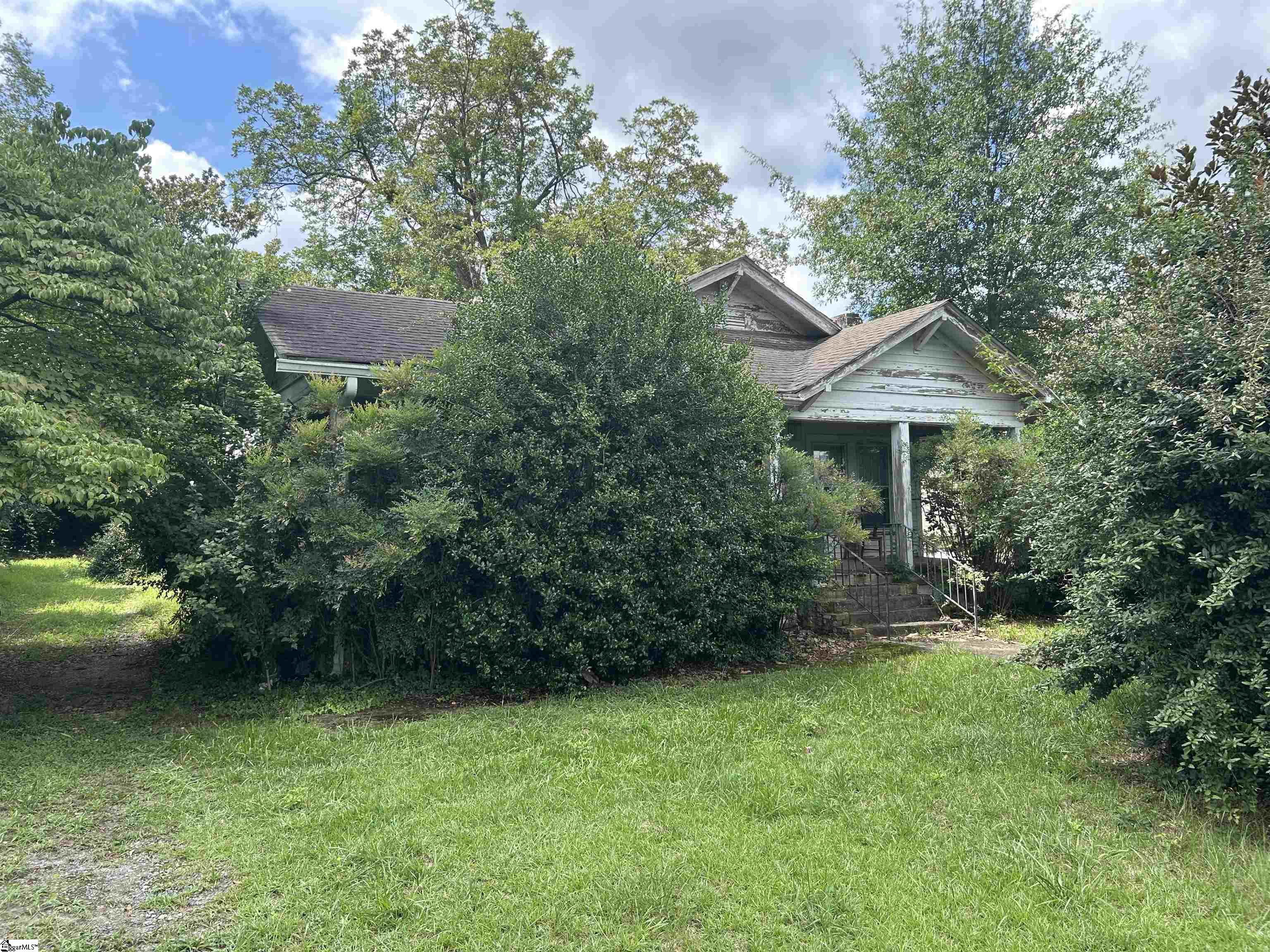 28 E Main Street Property Photo 1