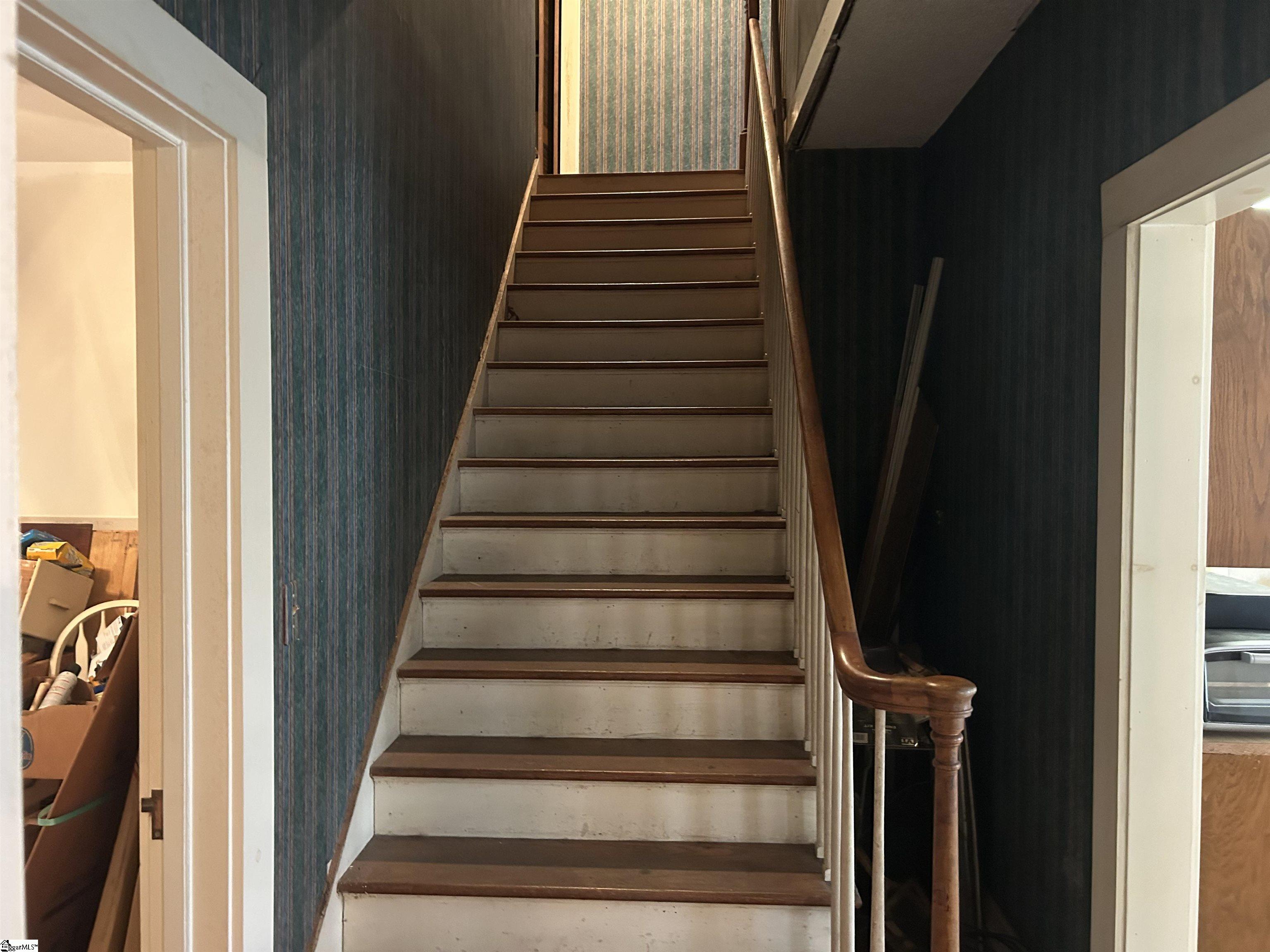 28 E Main Street Property Photo 8