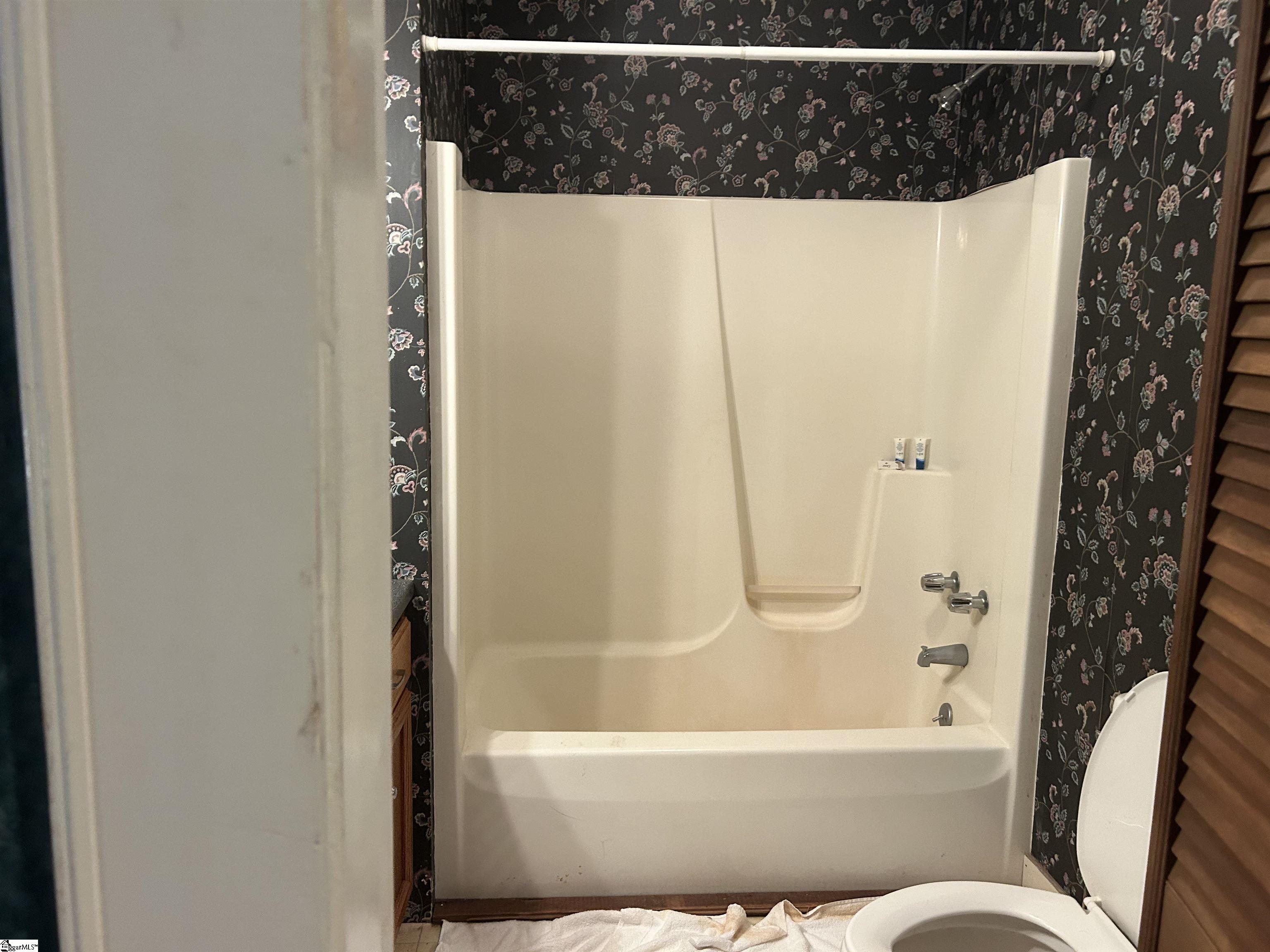 28 E Main Street Property Photo 10