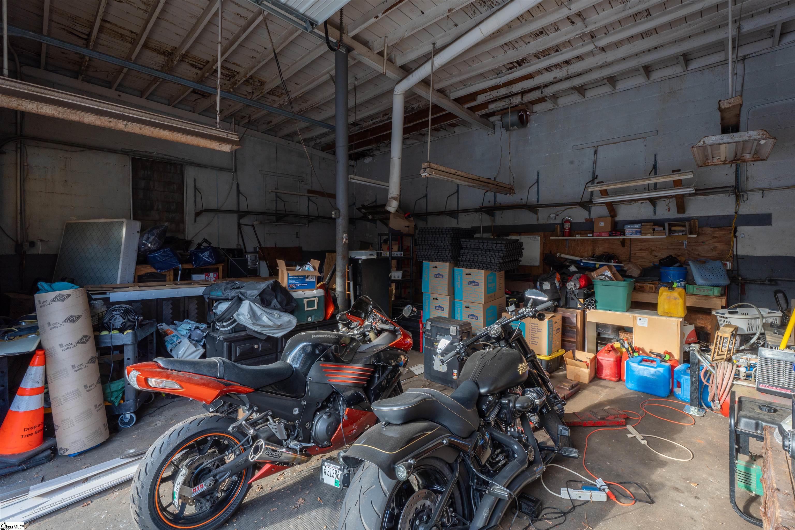 2606 Geer Highway Property Photo 3