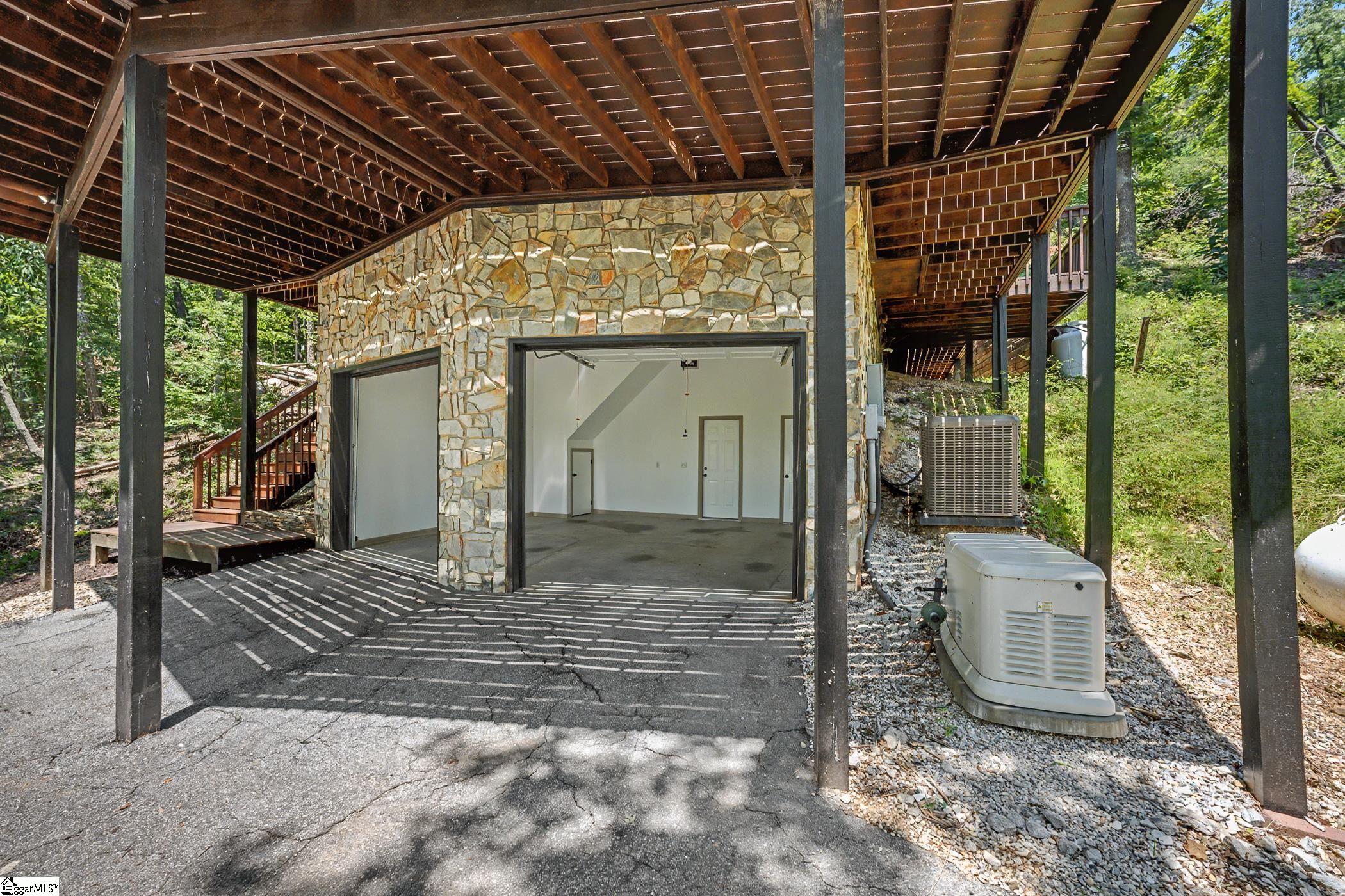 805 Whispering Falls Drive Property Photo 46