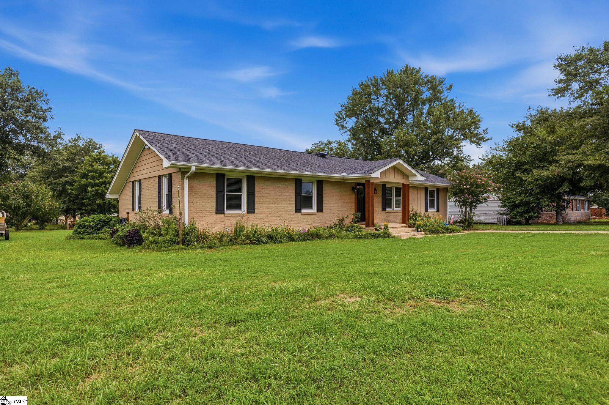 1660 Holly Springs Road Property Photo 3